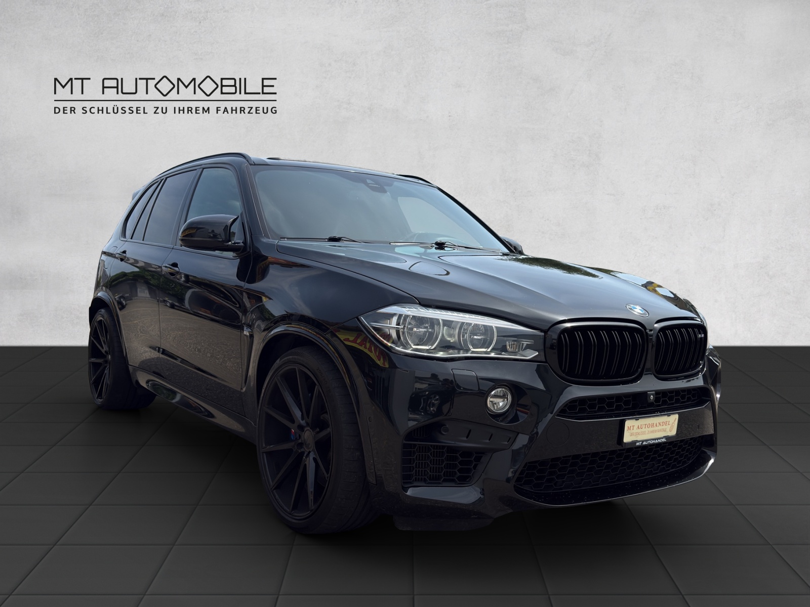 BMW X5M Steptronic-showroom-element-2