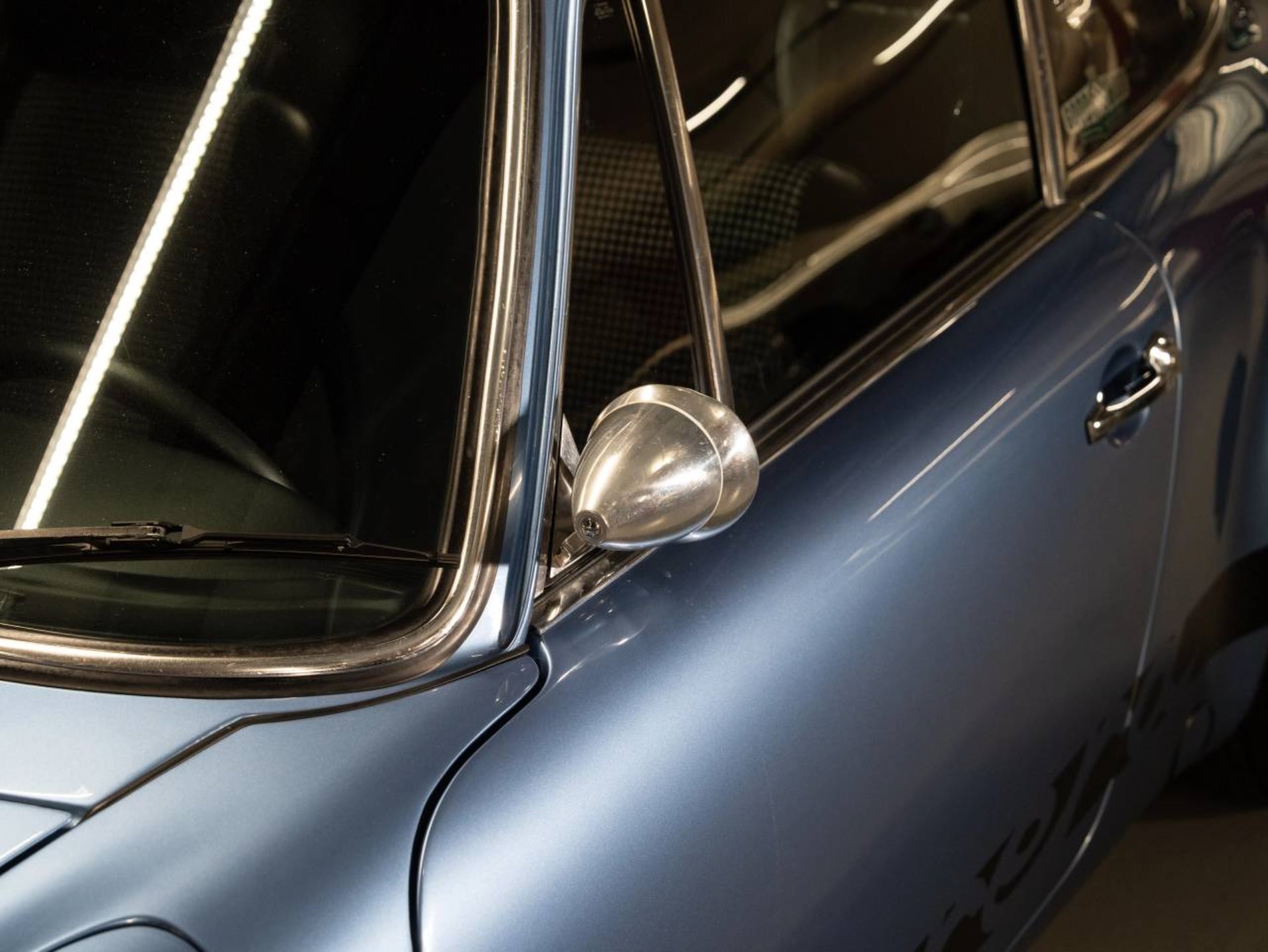 PORSCHE 911 T 2.4 Coupé-image-25