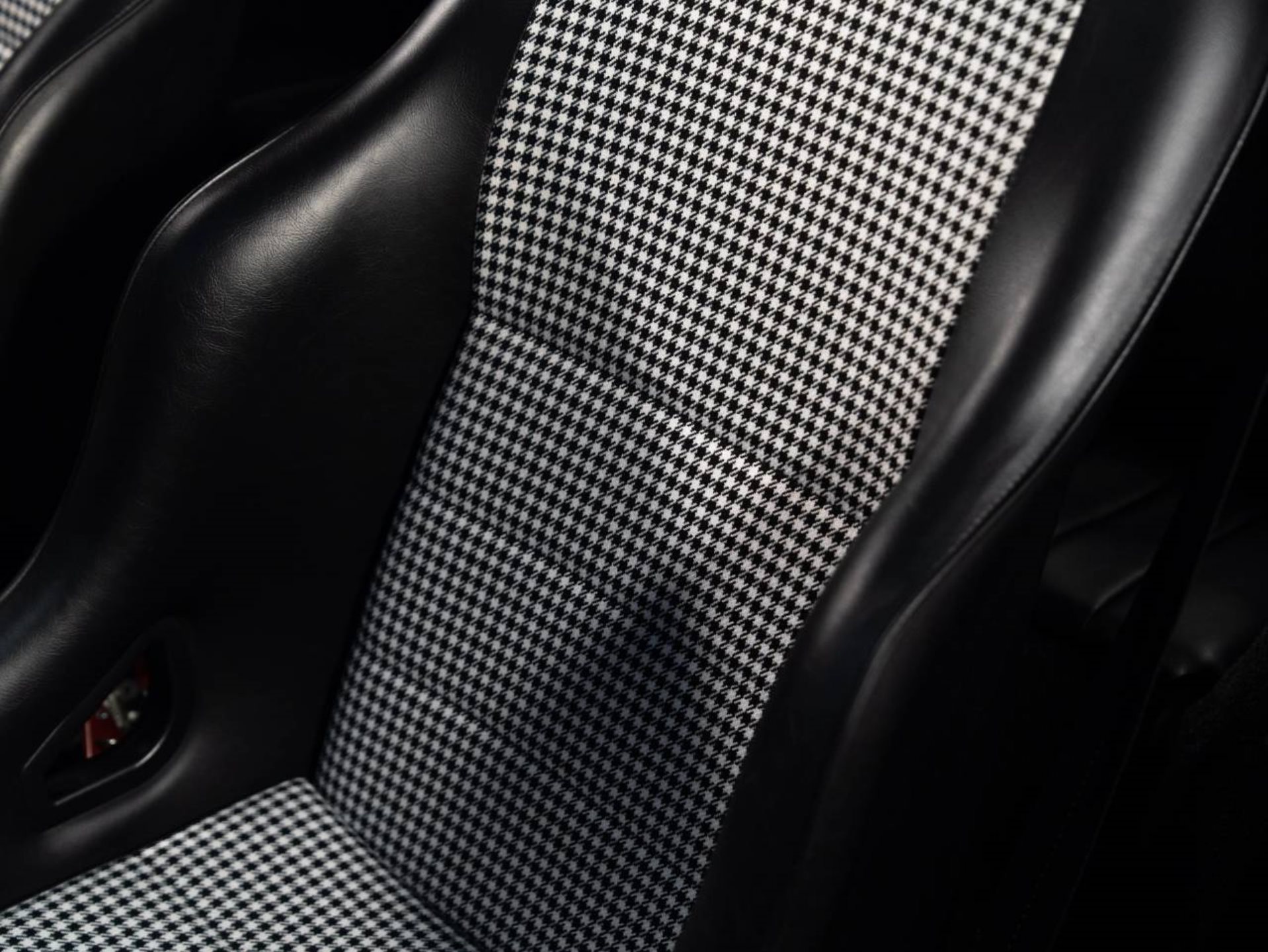 PORSCHE 911 T 2.4 Coupé-image-13
