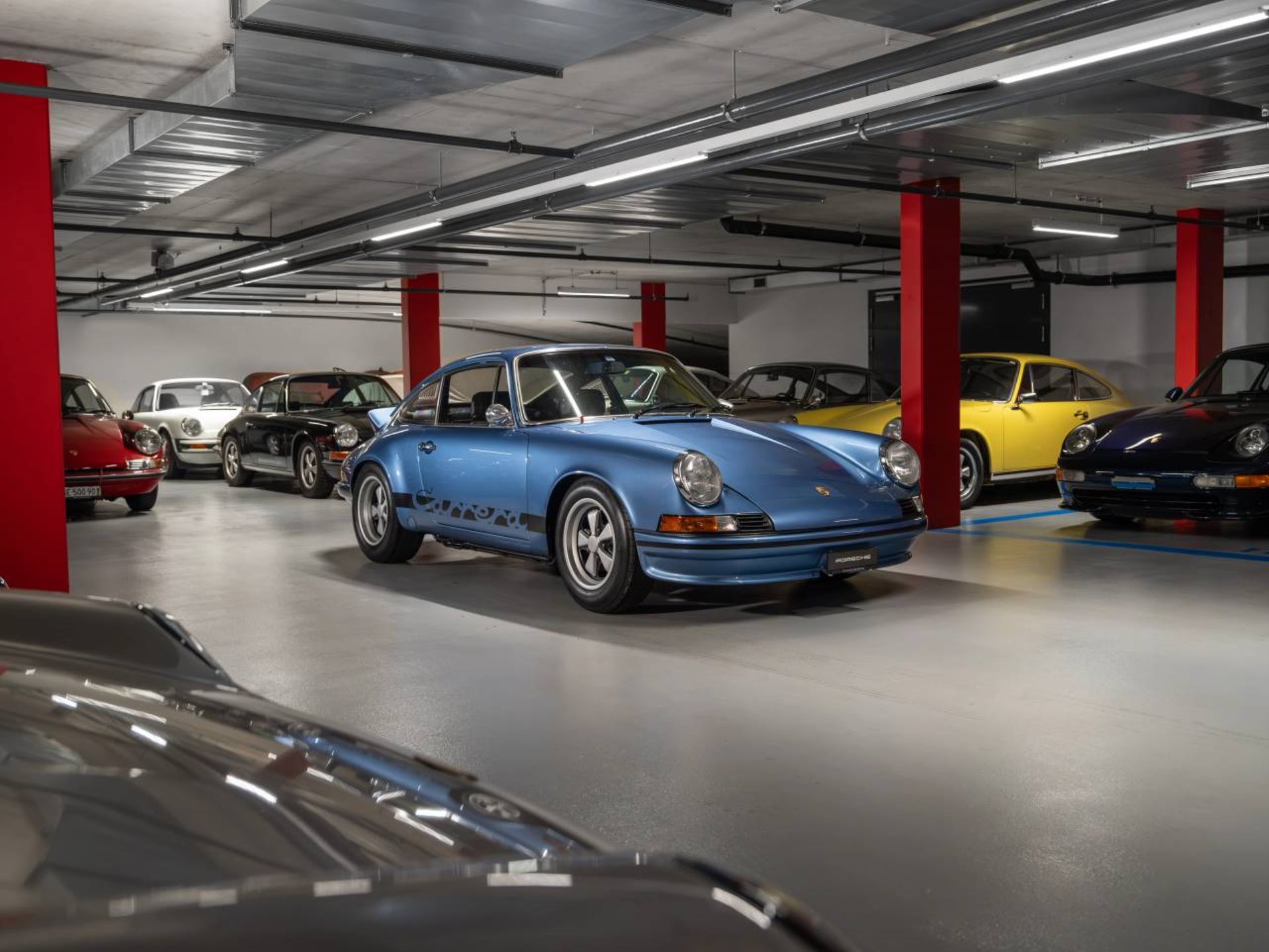 PORSCHE 911 T 2.4 Coupé-showroom-element-2