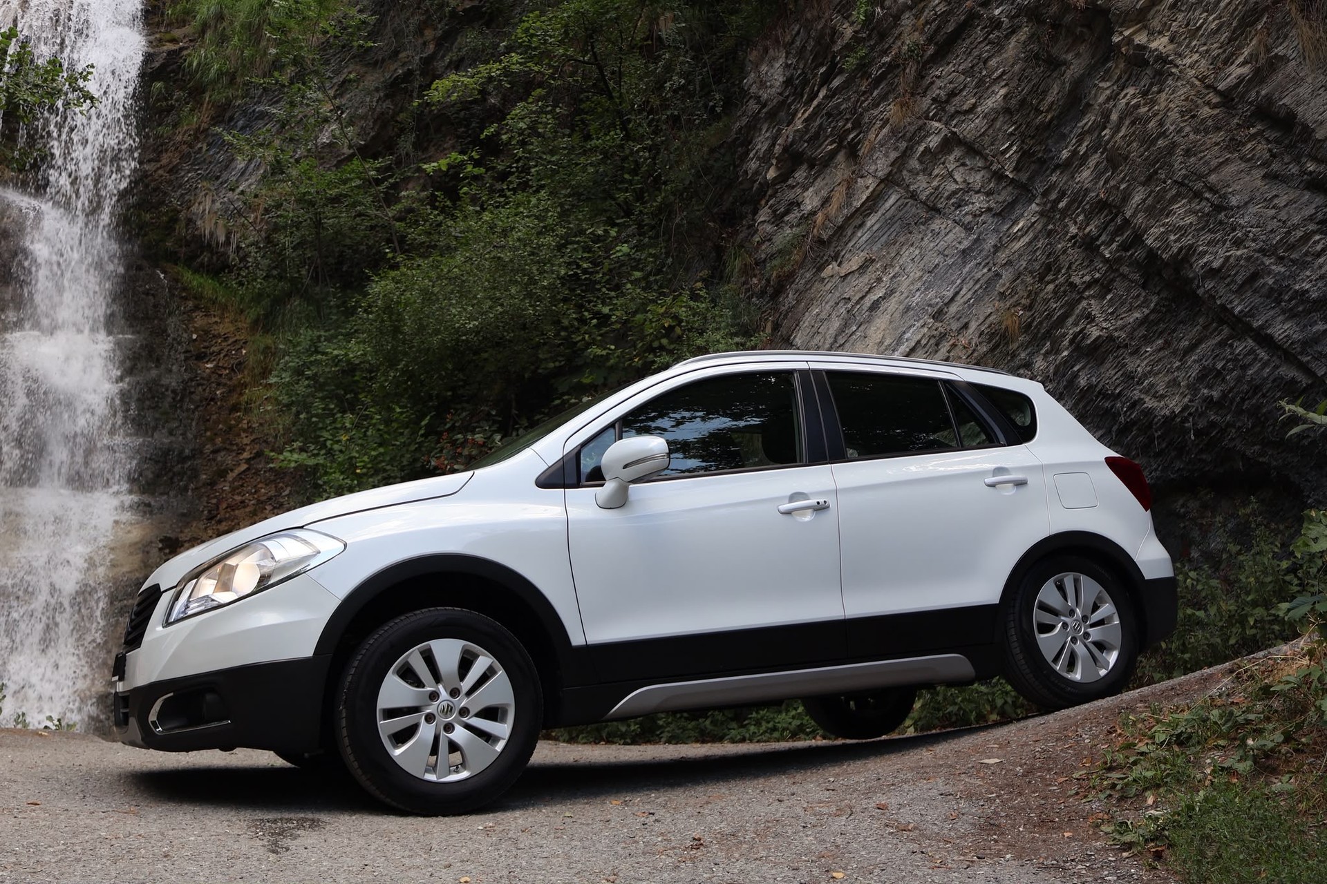 SUZUKI SX4 S-Cross 1.6 16V Compact+ 4WD-showroom-element-2