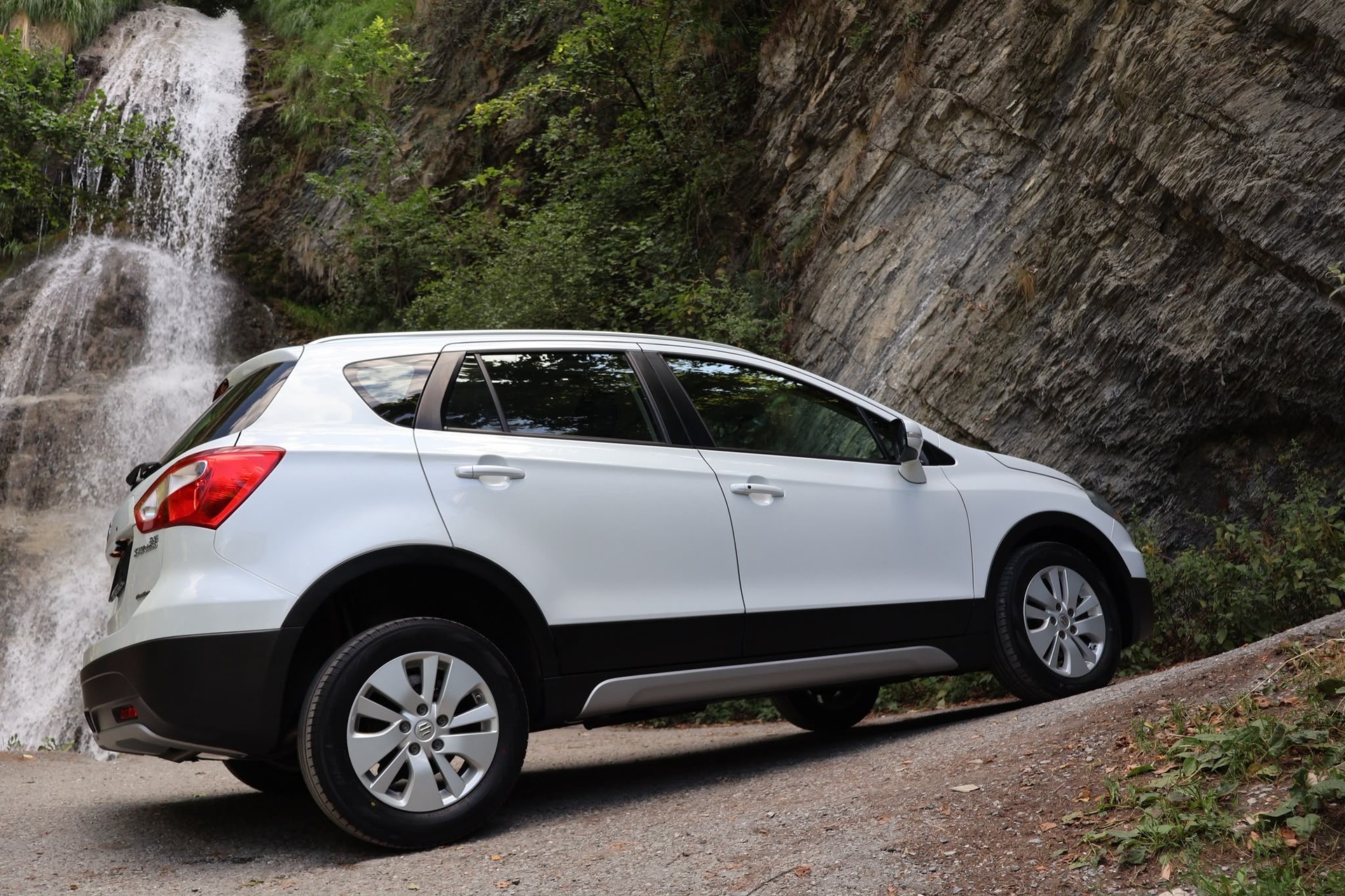 SUZUKI SX4 S-Cross 1.6 16V Compact+ 4WD-showroom-element-3