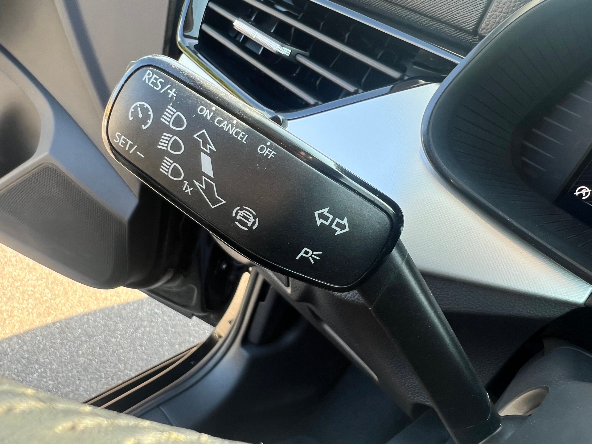SKODA Kamiq 1.0 TSI Ambition DSG-image-26