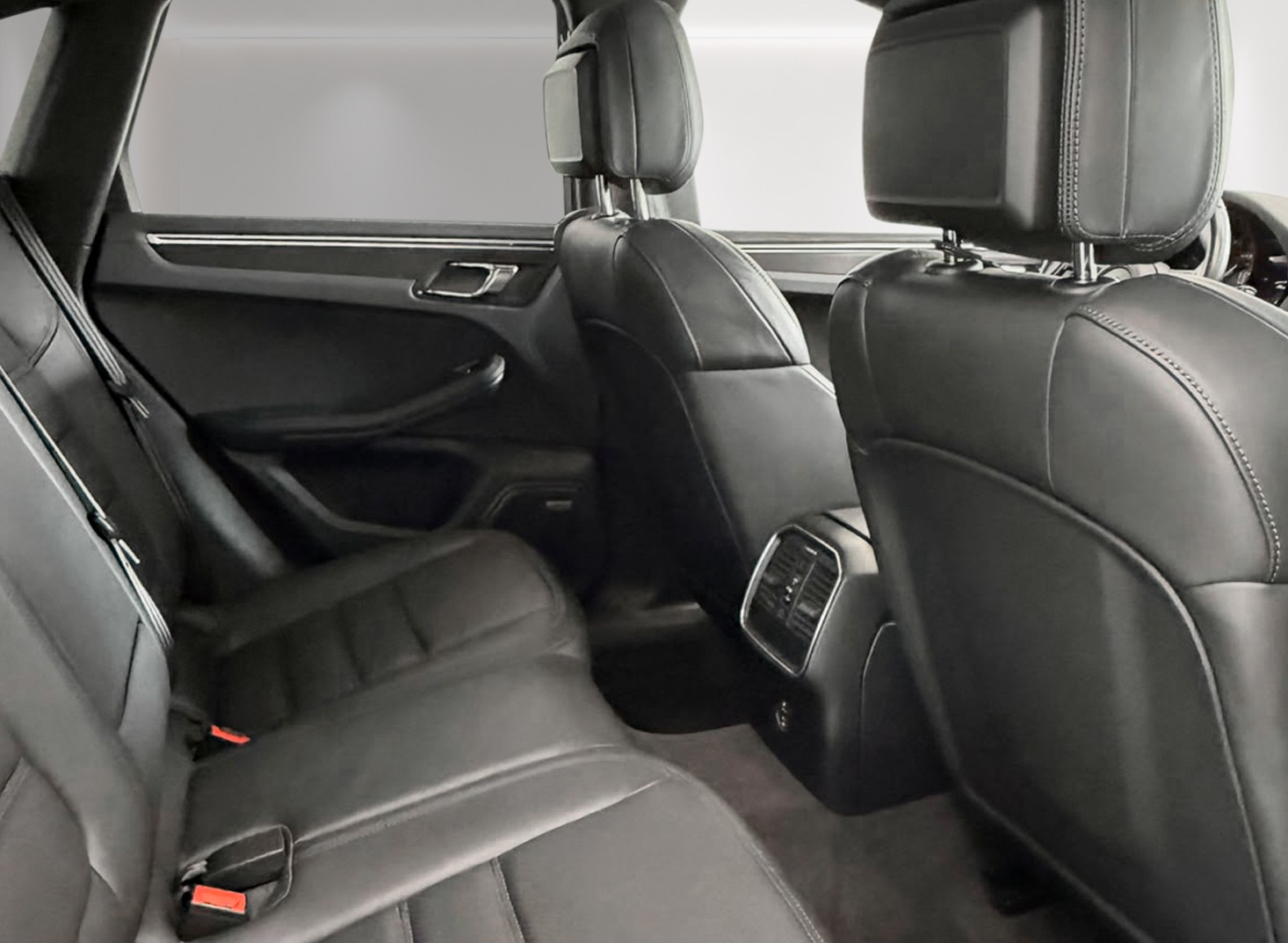 PORSCHE Macan GTS PDK inkl. Vollgarantie-image-17