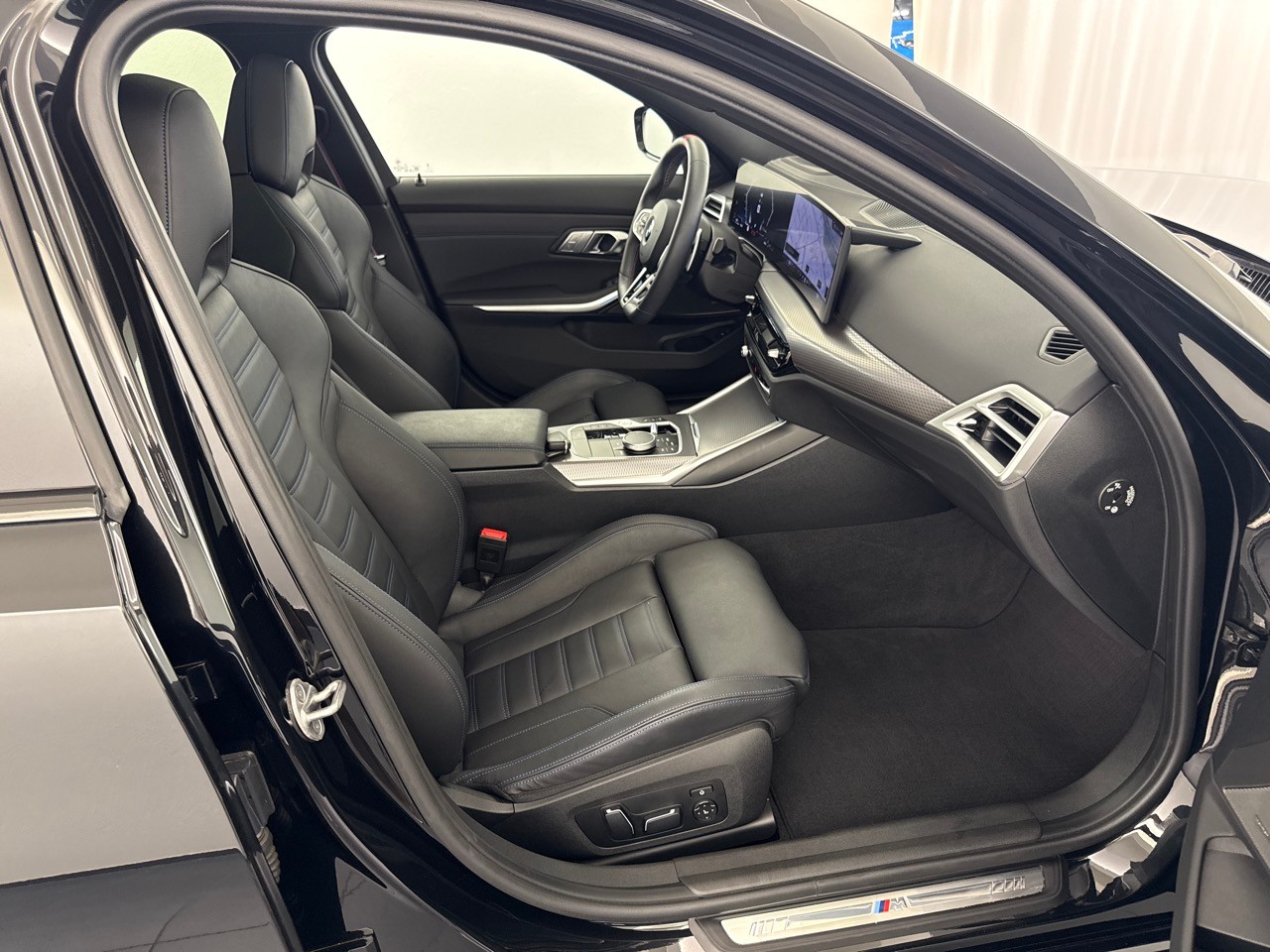 BMW M340d xDrive 48V Touring-image-8