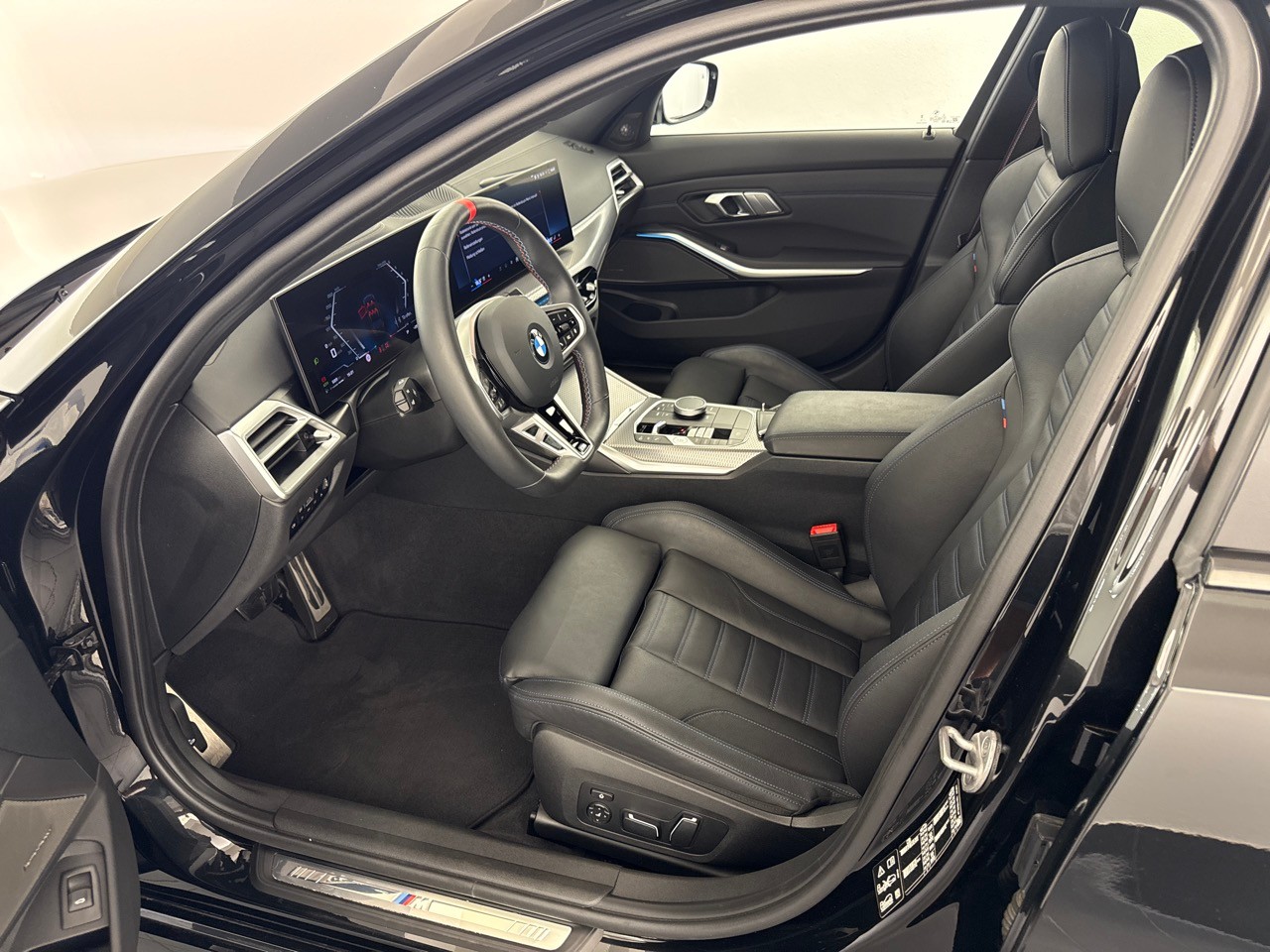 BMW M340d xDrive 48V Touring-image-4