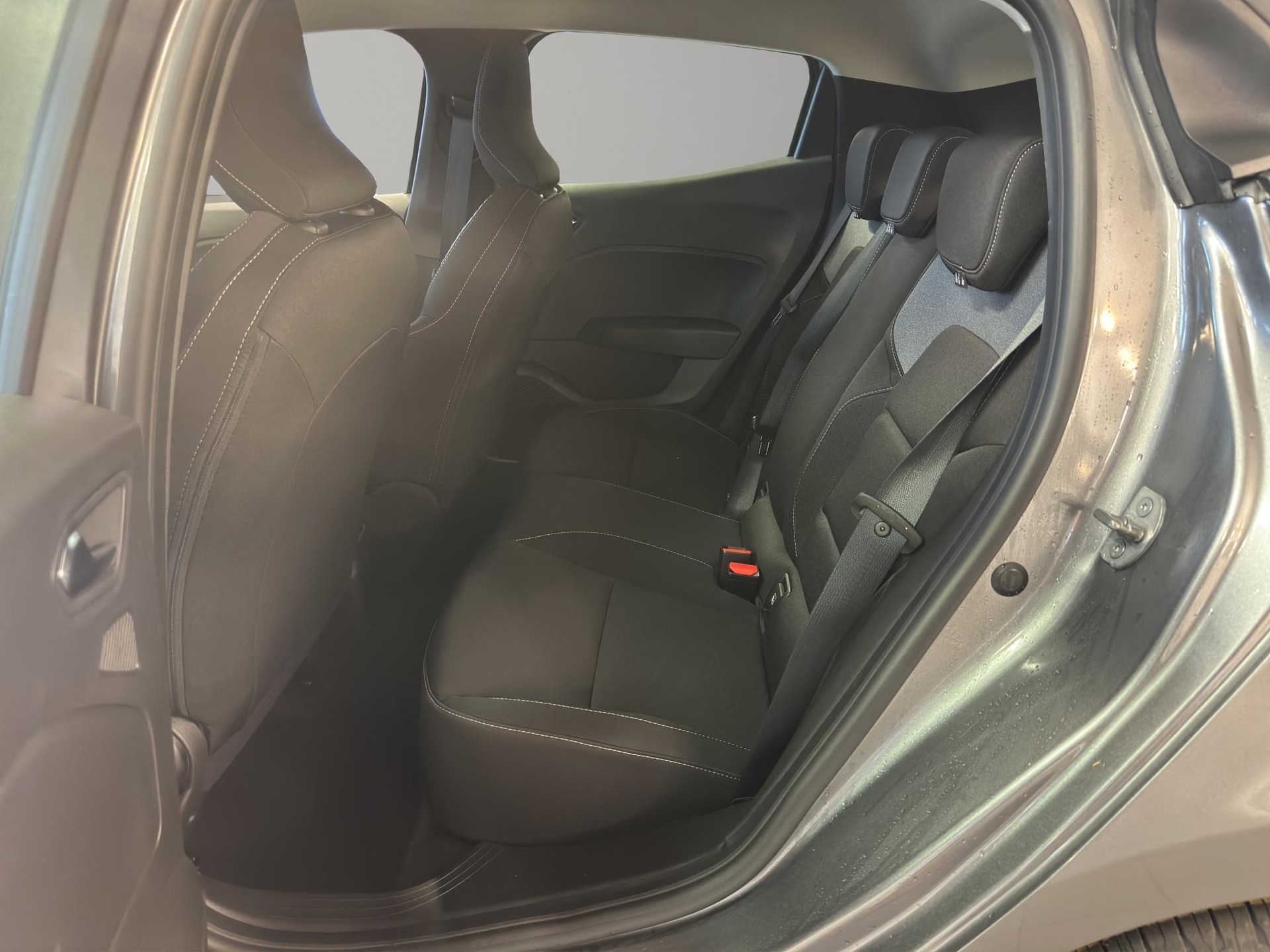 MITSUBISHI Colt 1.6 HEV Invite-image-7