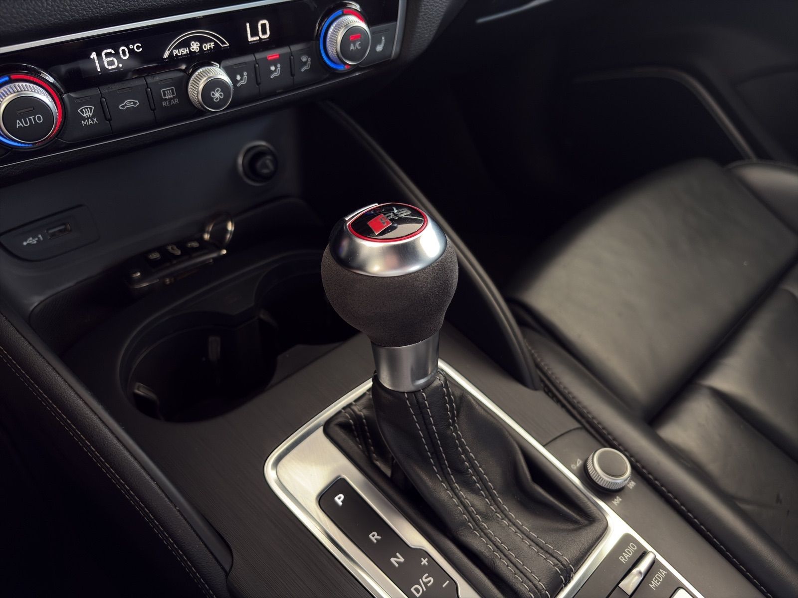 AUDI RS3 Limousine 2.5 TSI quattro S-tronic-image-19