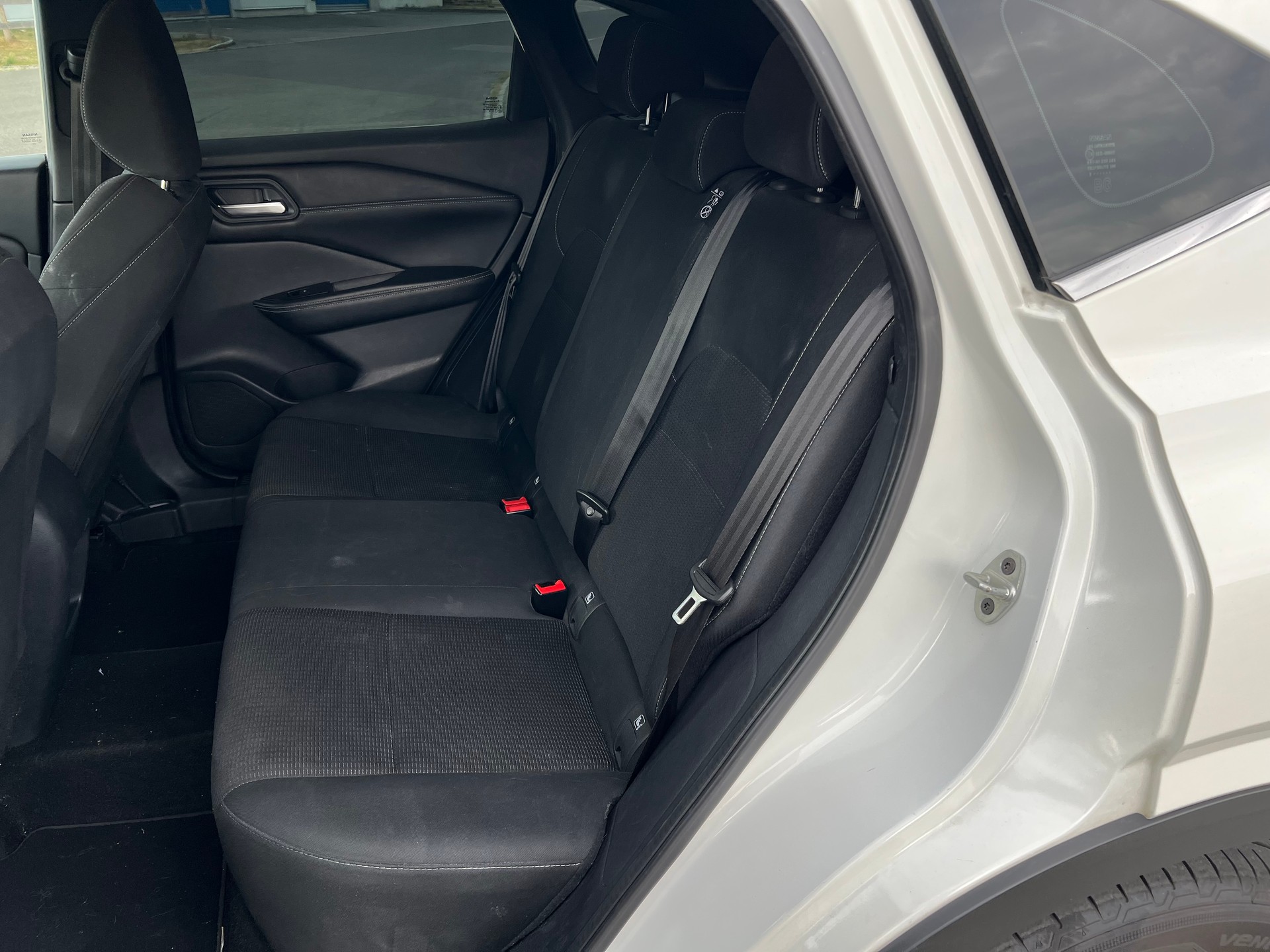 NISSAN Qashqai 1.3 DIG-T MHEV N-Connecta-image-9