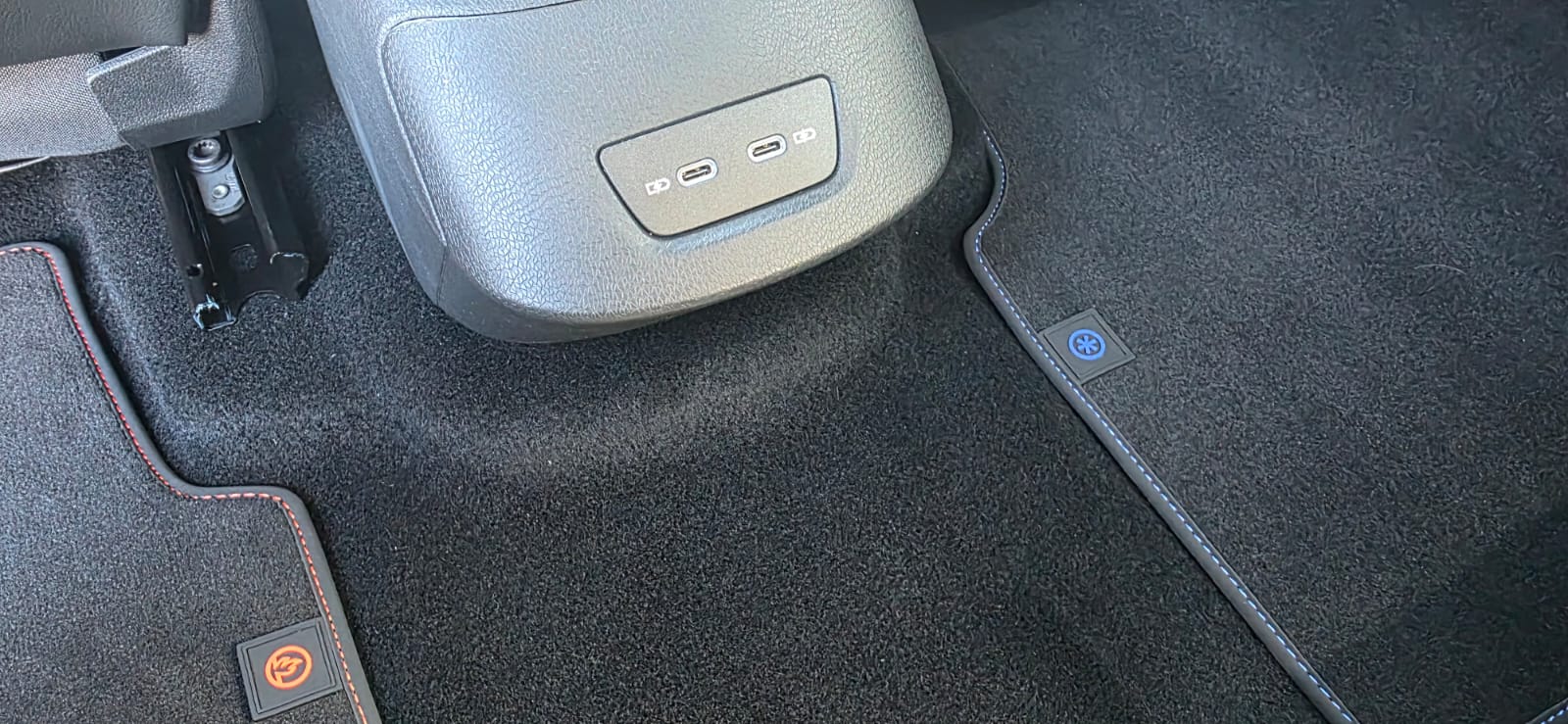 VW ID.3 GTX Performance 79 kWh GTX Fire+Ice-showroom-element-3