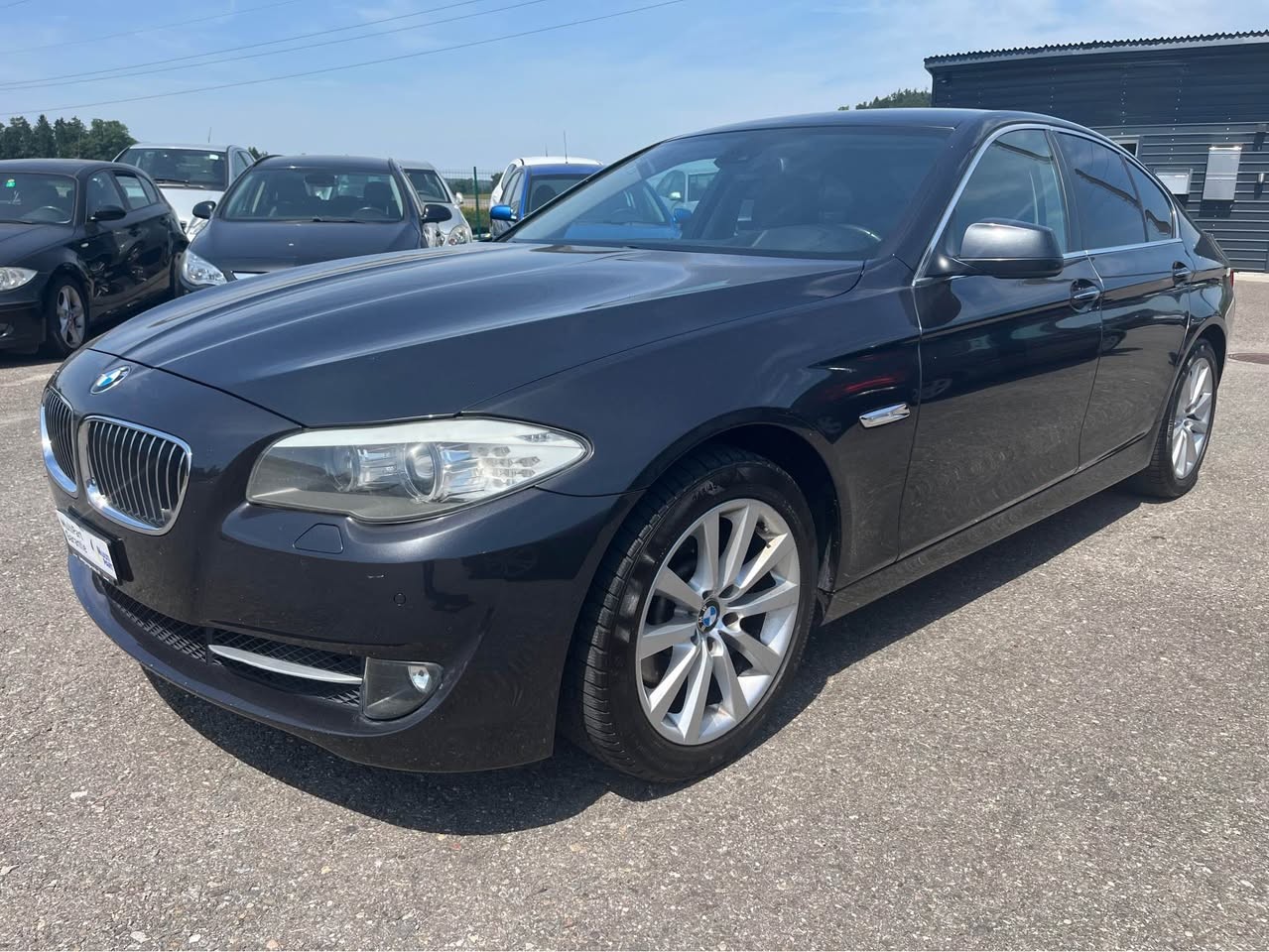 BMW 528i xDrive Steptronic-image-2
