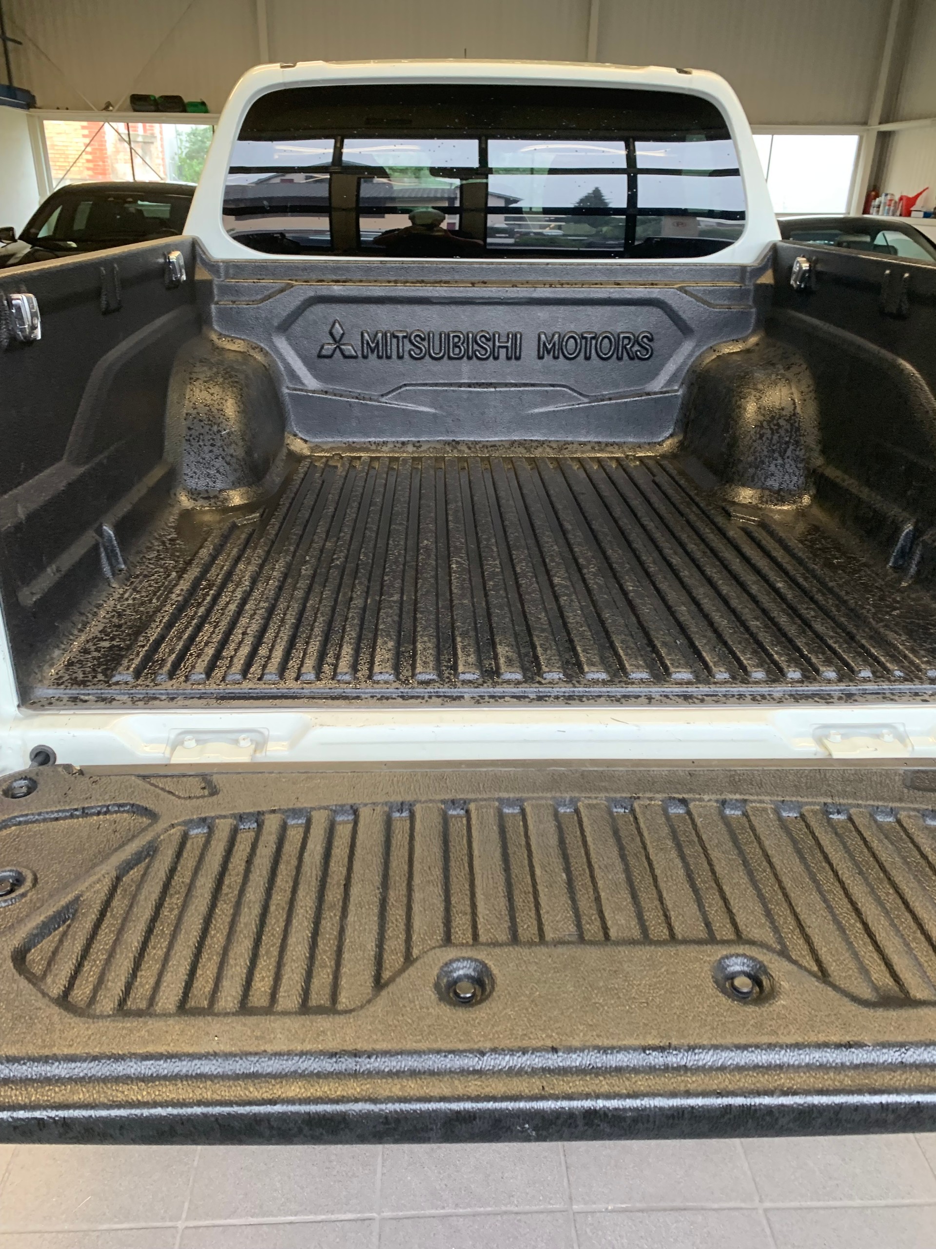 MITSUBISHI L 200 2.4 Style Anniversary Double Cab A-image-3