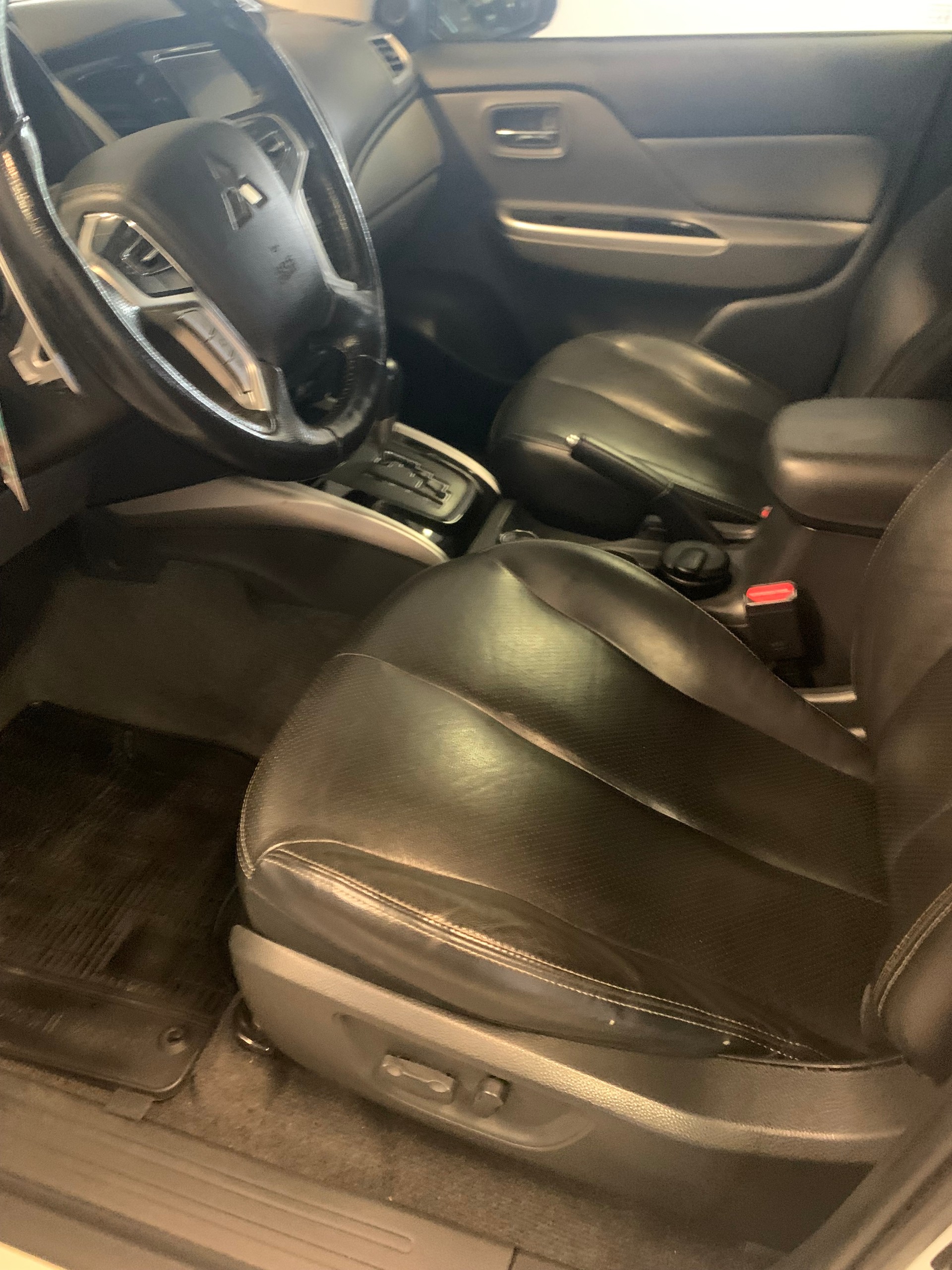 MITSUBISHI L 200 2.4 Style Anniversary Double Cab A-image-5