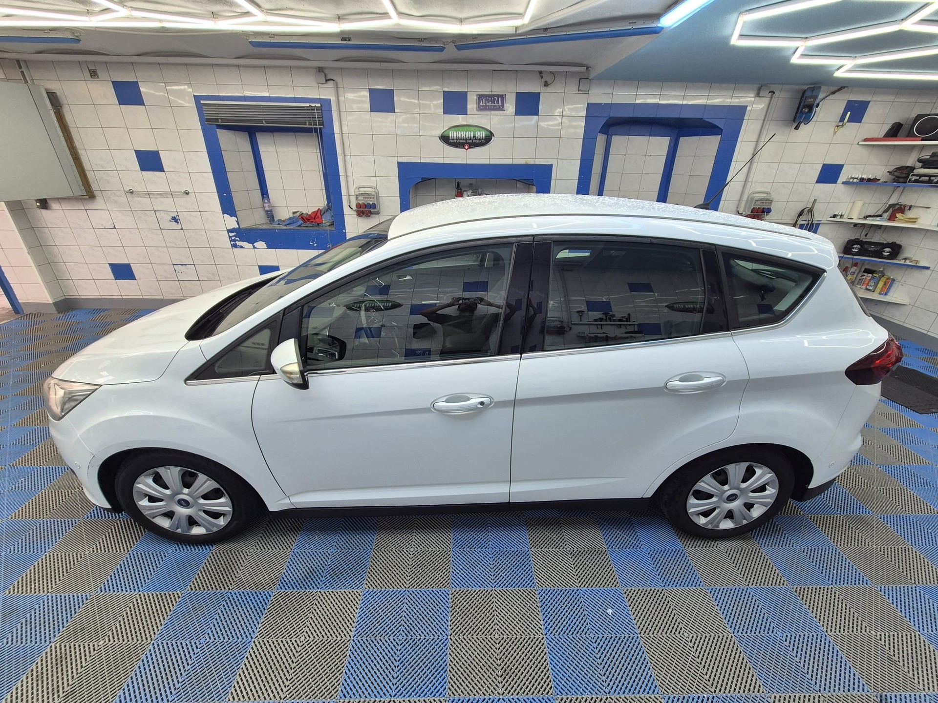 FORD C-Max 1.5 SCTi Titanium Automat-image-5