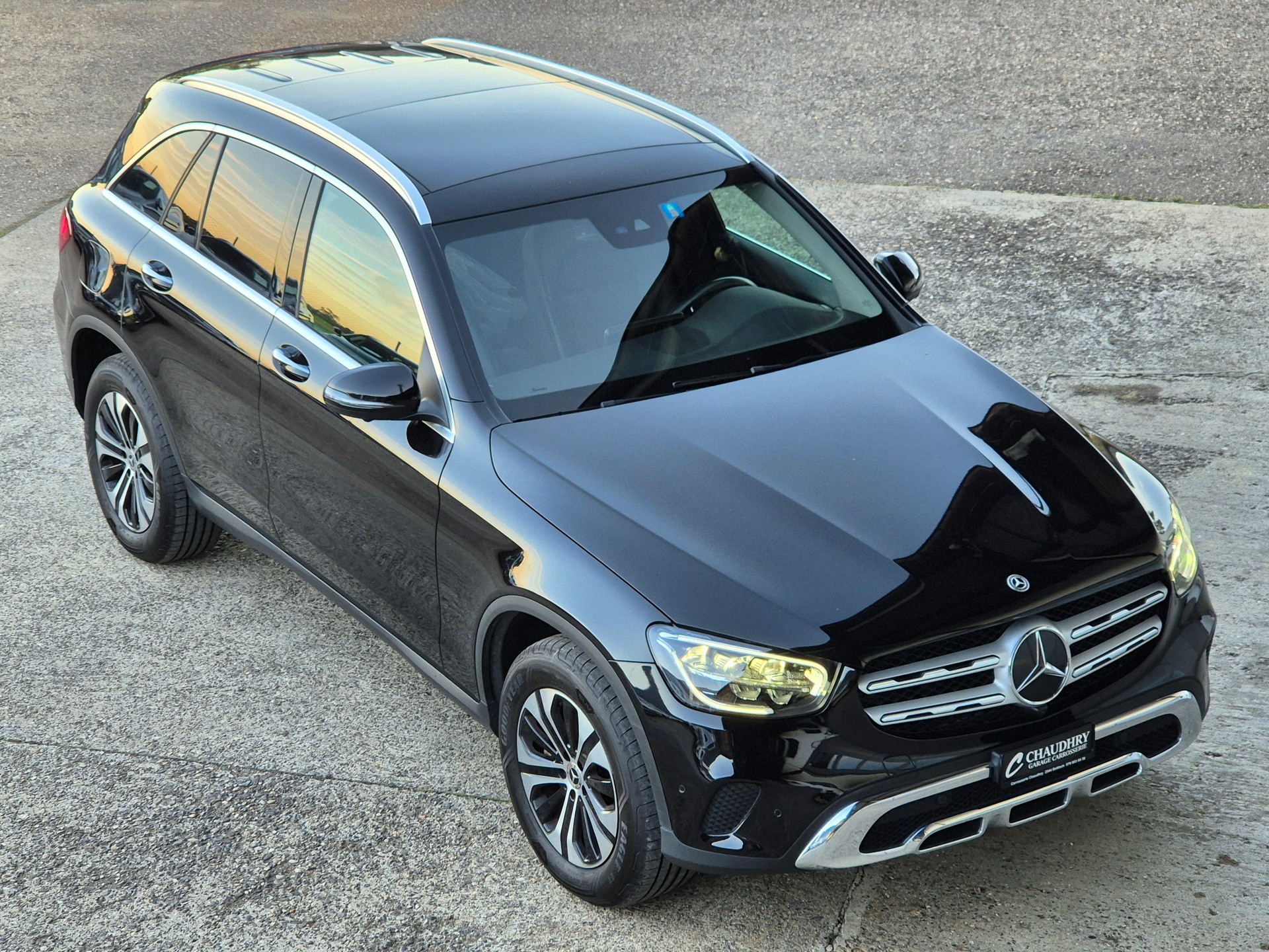 MERCEDES-BENZ GLC 300 e 4Matic 9G-Tronic-showroom-element-2