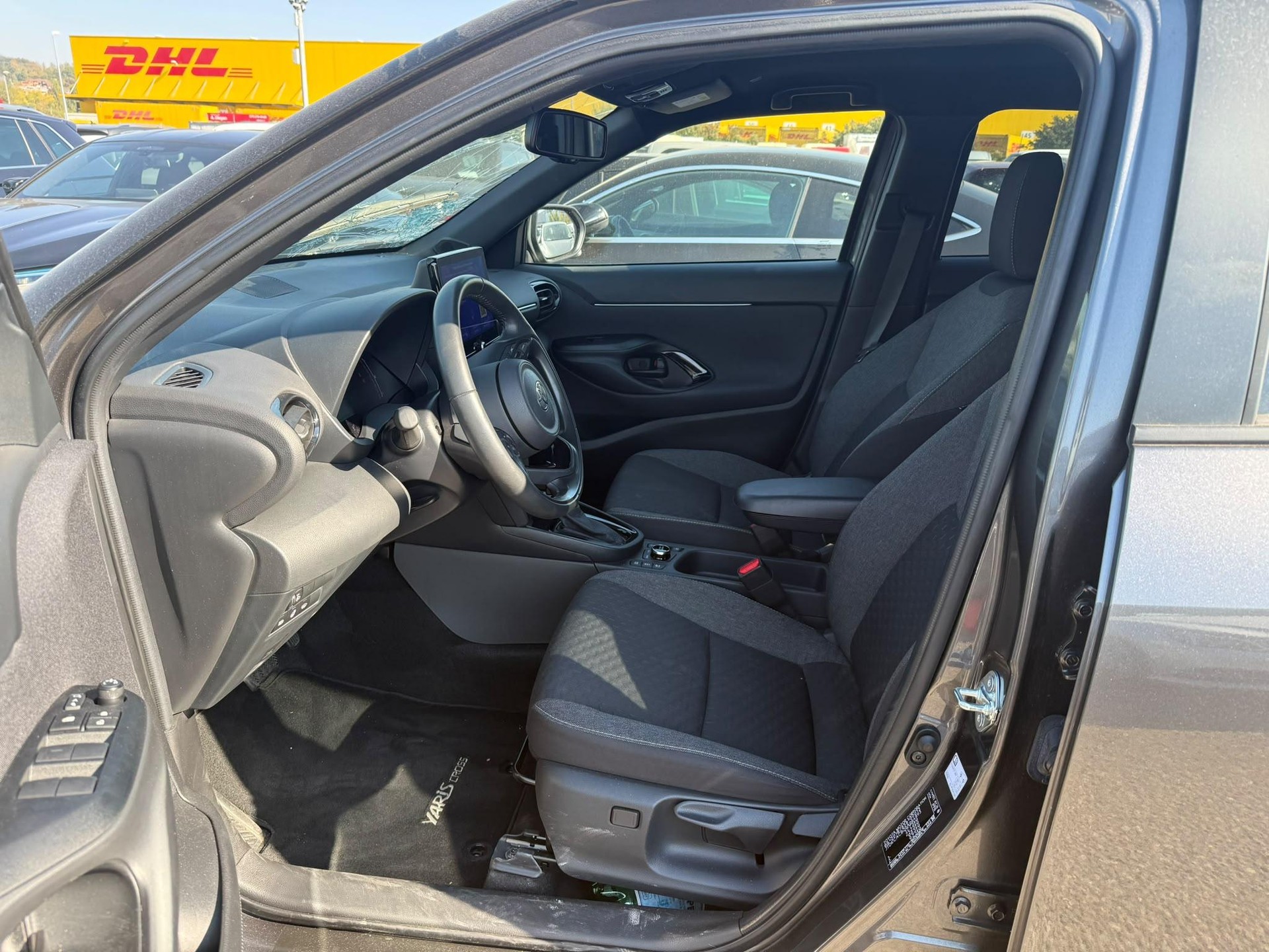 TOYOTA Yaris Cross 1.5 VVT-i HSD Trend AWD-i-image-6