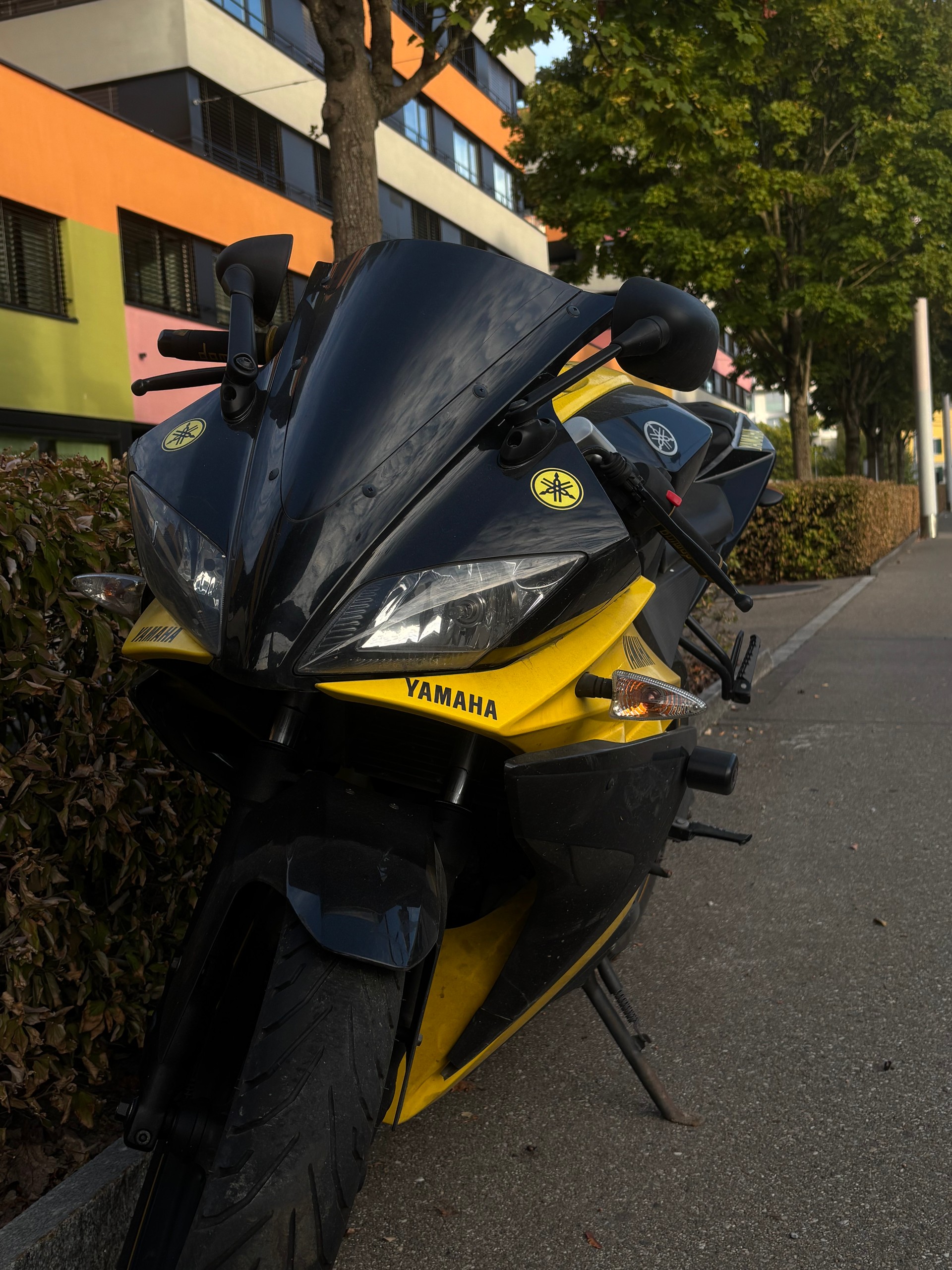 YAMAHA YZF-R 125-image-0