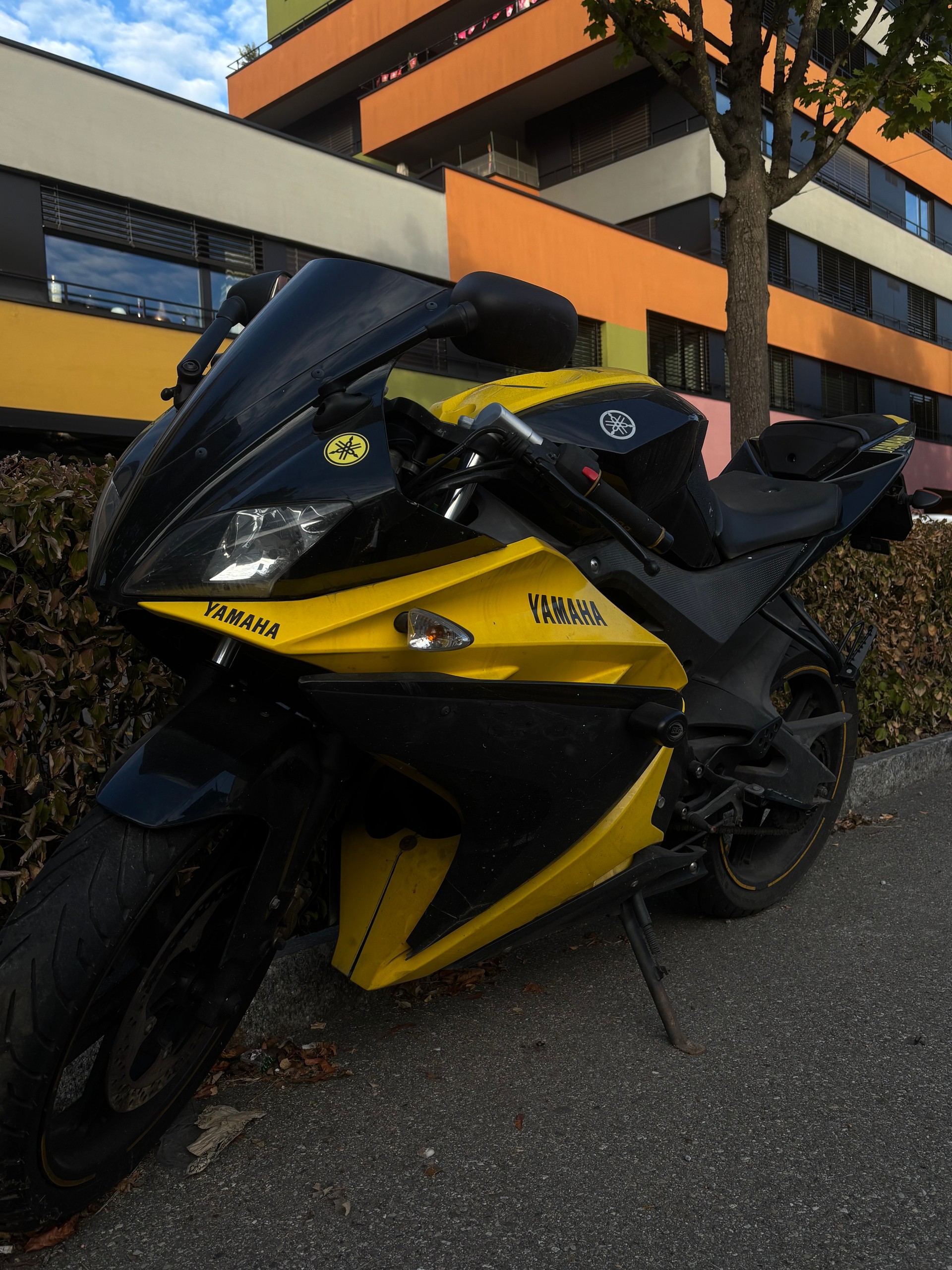 YAMAHA YZF-R 125-image-3
