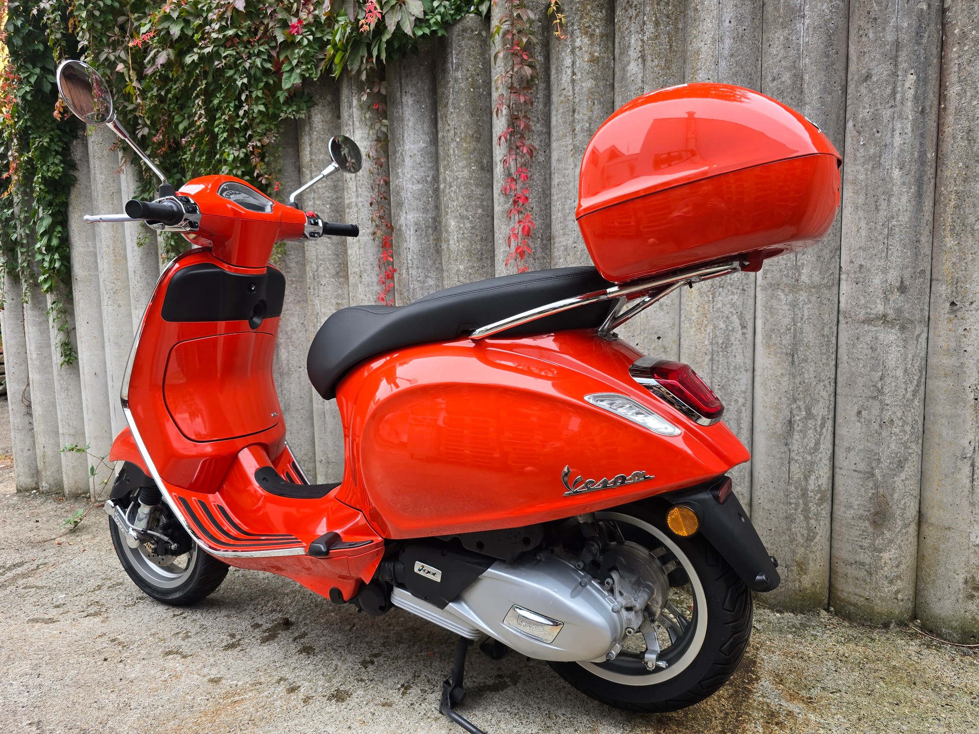 PIAGGIO Vespa 125 Primavera Red-image-2