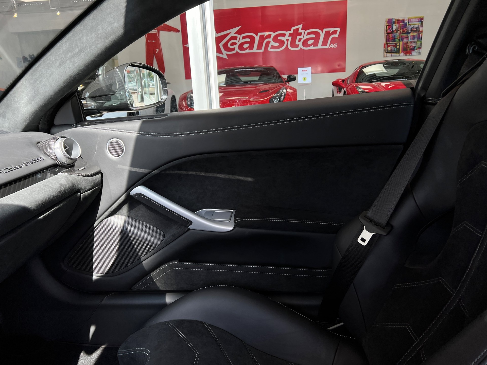 FERRARI F12 Berlinetta-image-8