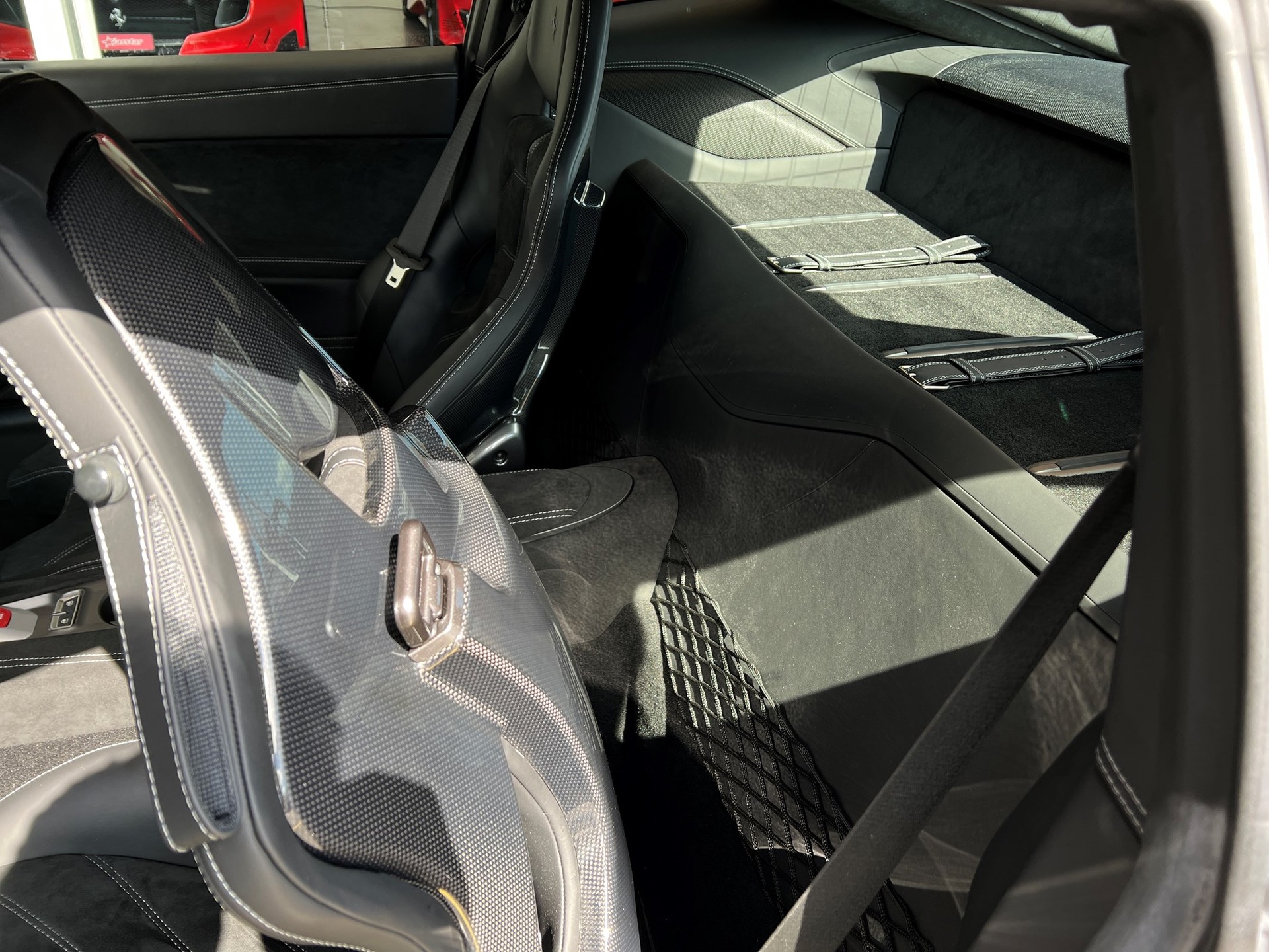 FERRARI F12 Berlinetta-image-9
