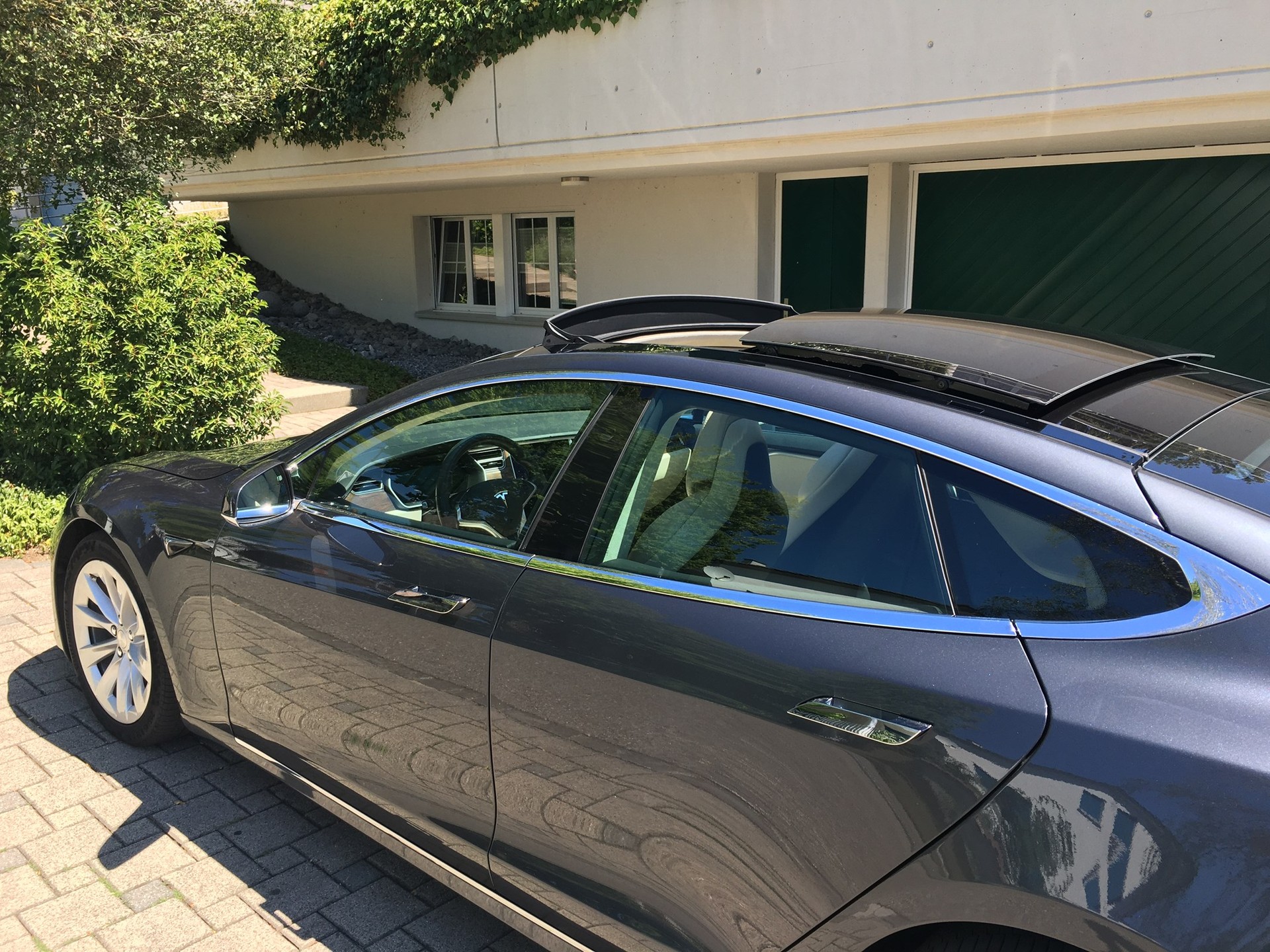 TESLA Model S 100 D-image-7