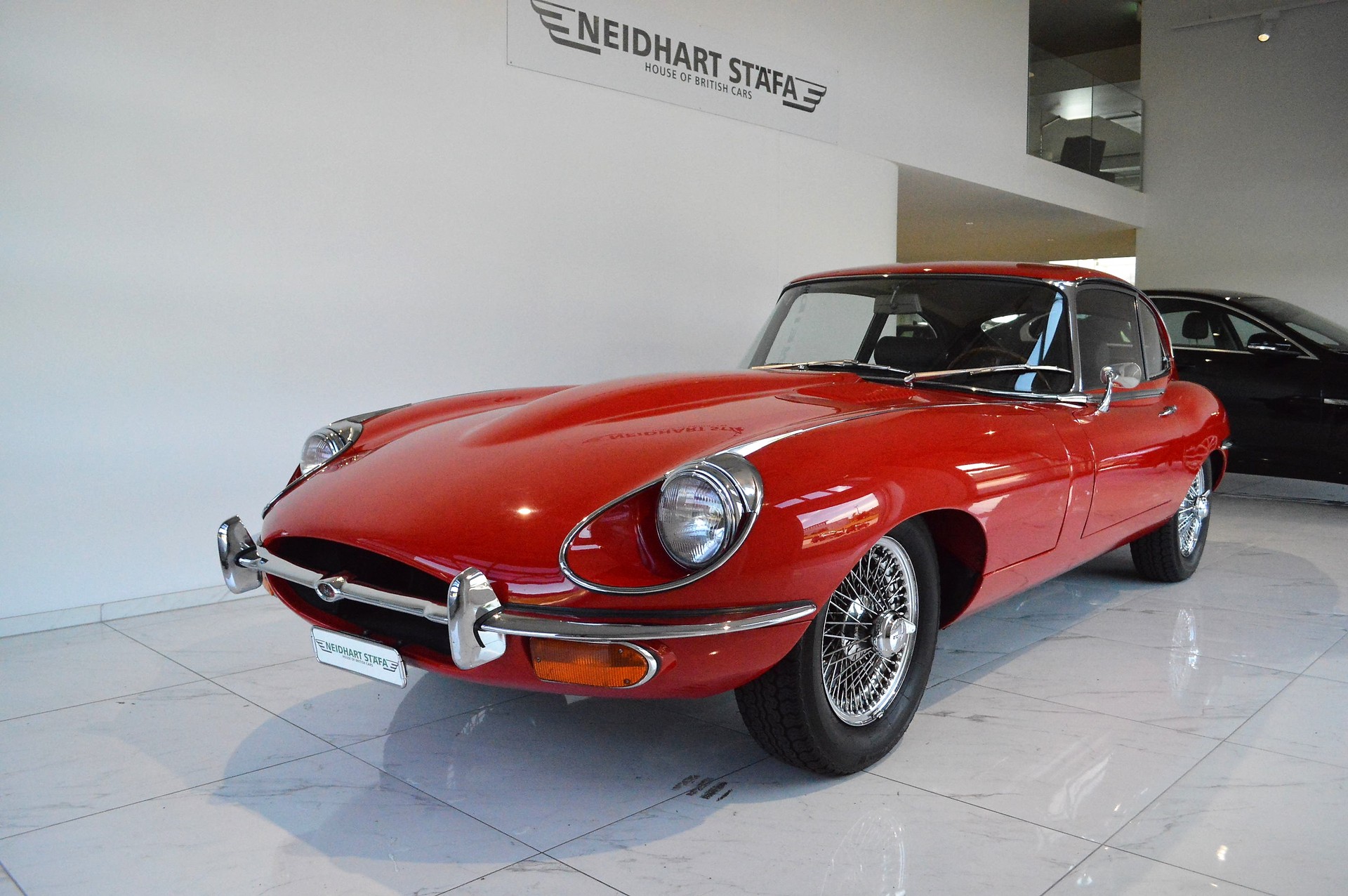 JAGUAR E-Type 4.2L Serie 2 Coupé-showroom-element-2