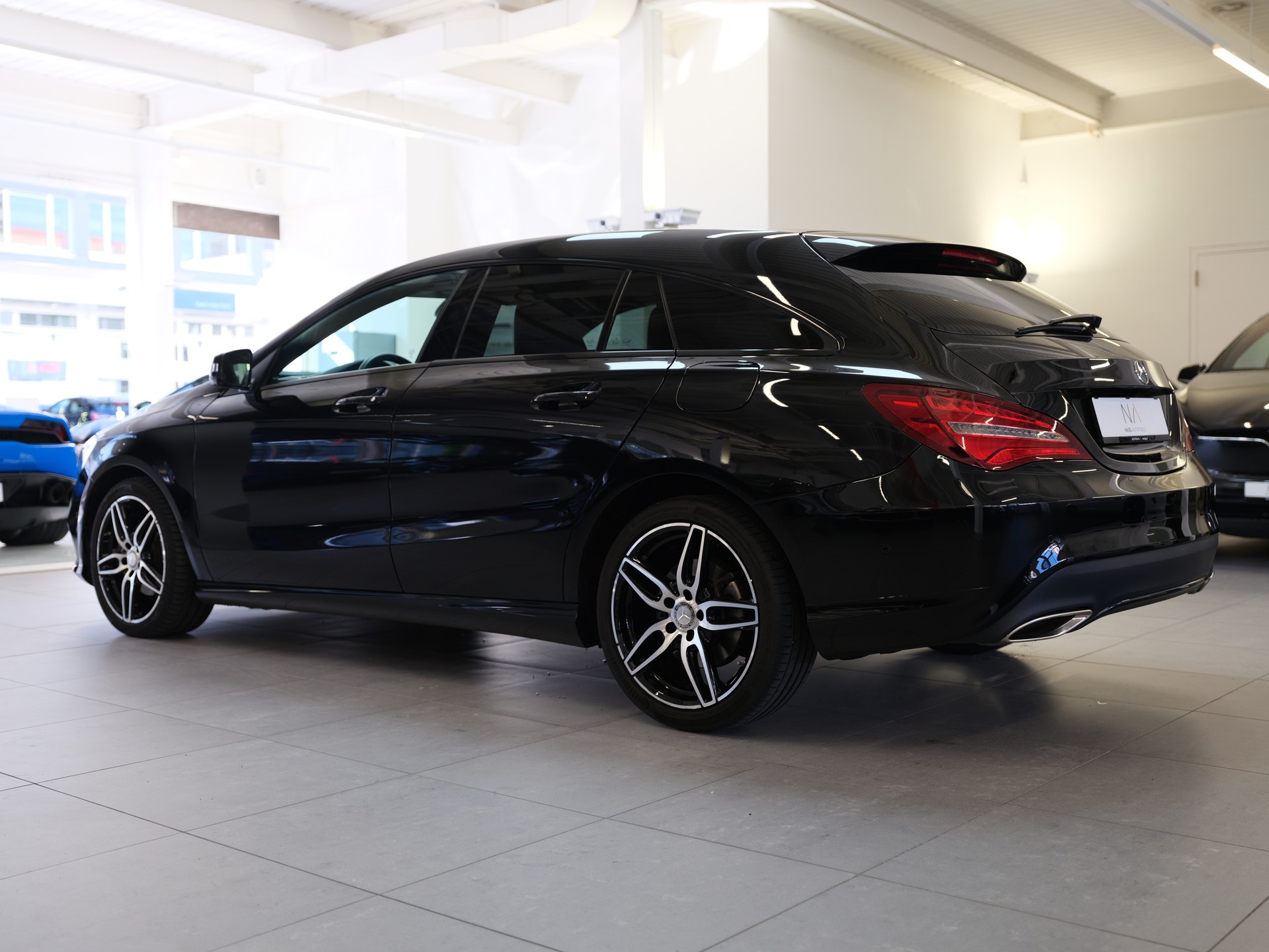 MERCEDES-BENZ CLA Shooting Brake 220 d Urban 4Matic 7G-DCT-showroom-element-3