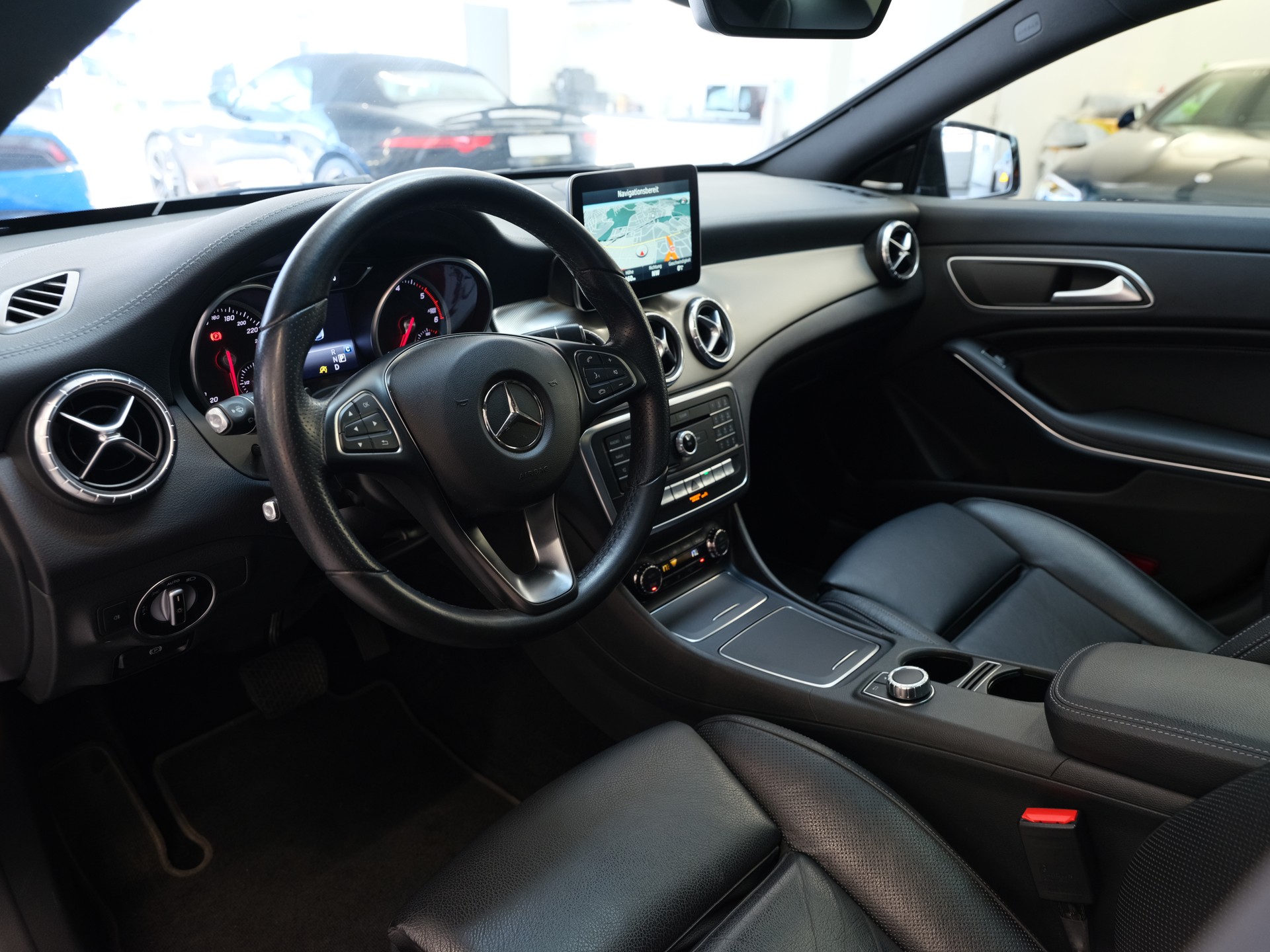 MERCEDES-BENZ CLA Shooting Brake 220 d Urban 4Matic 7G-DCT-image-7