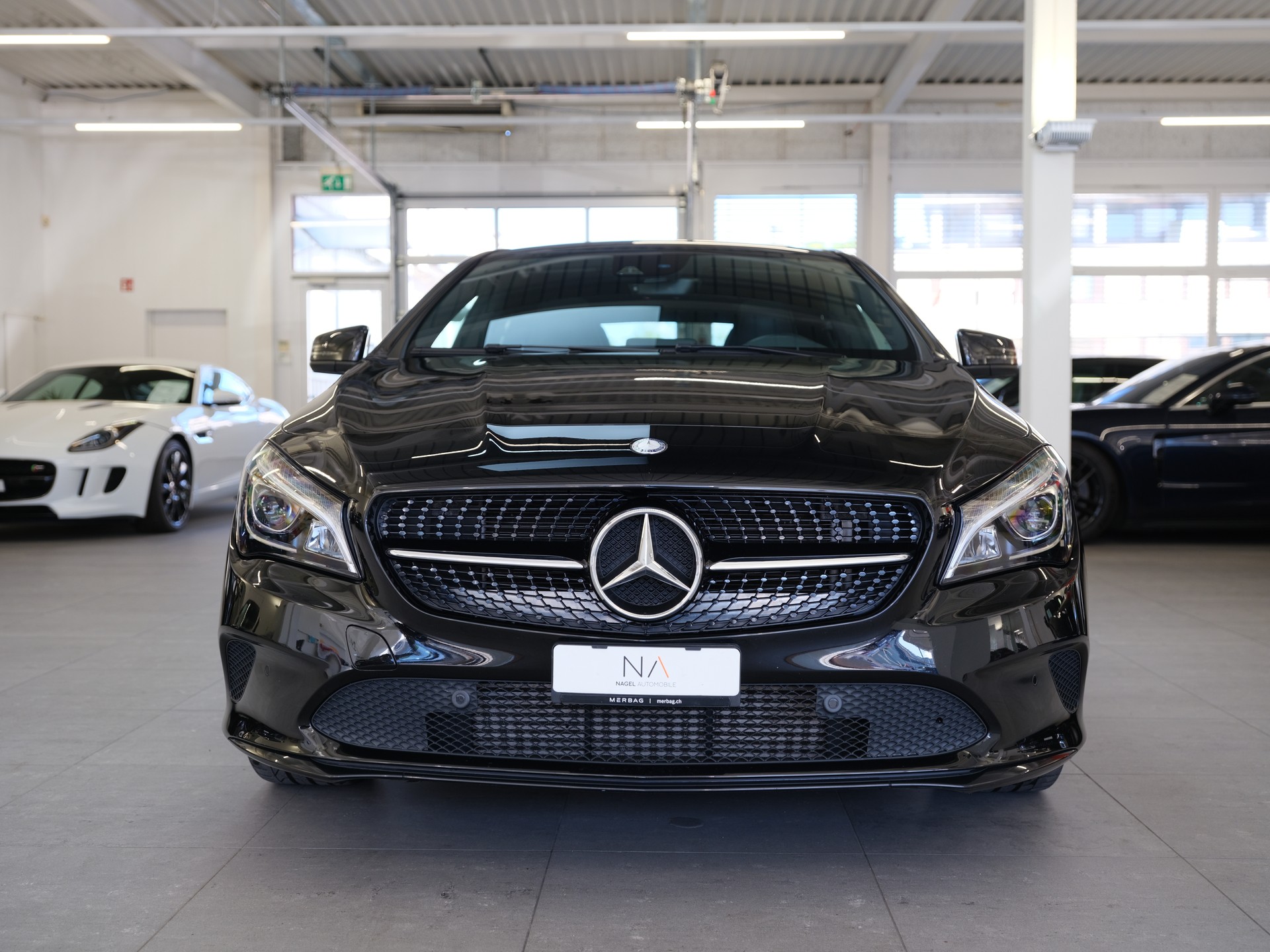 MERCEDES-BENZ CLA Shooting Brake 220 d Urban 4Matic 7G-DCT-showroom-element-1