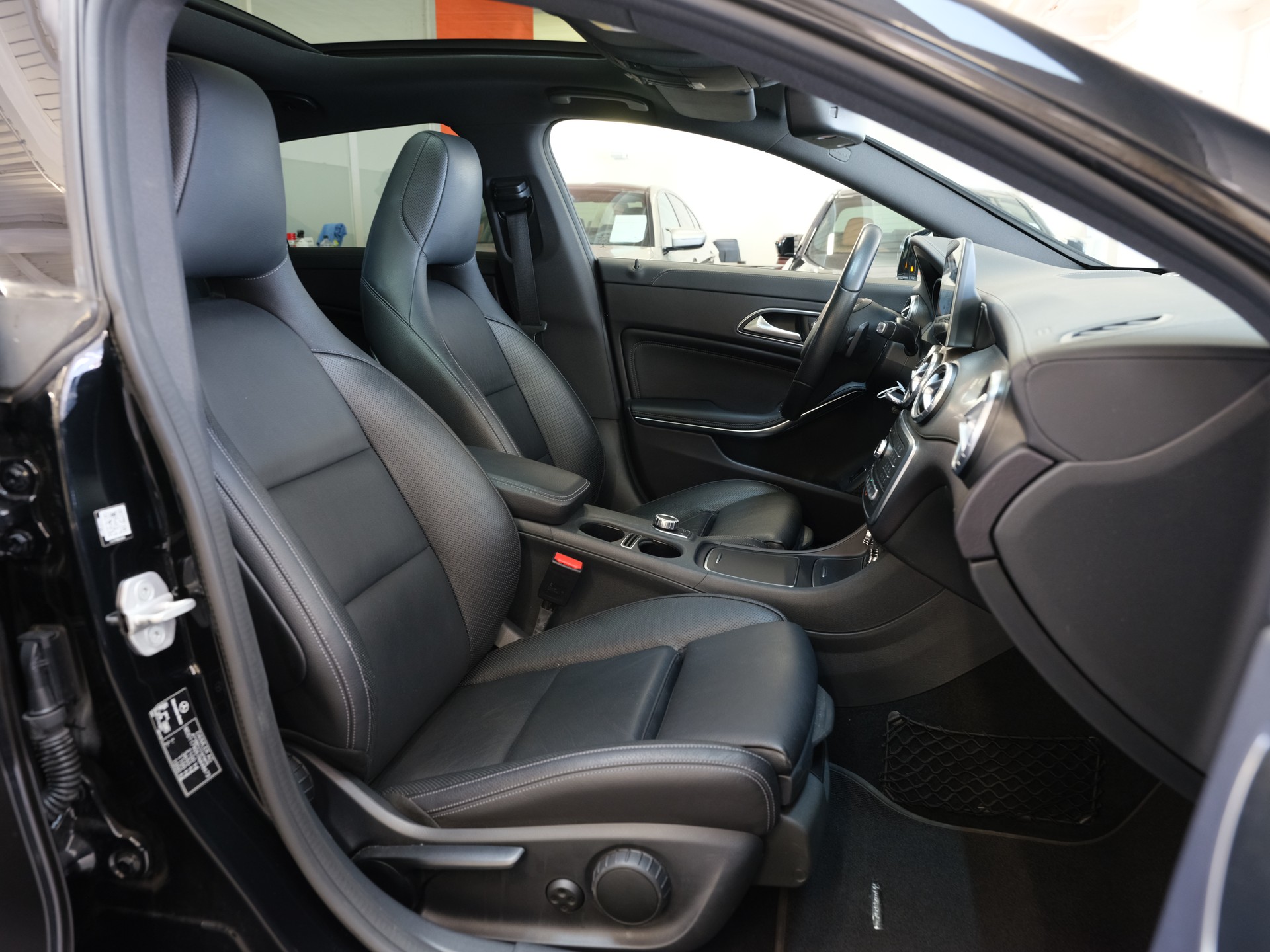 MERCEDES-BENZ CLA Shooting Brake 220 d Urban 4Matic 7G-DCT-image-10