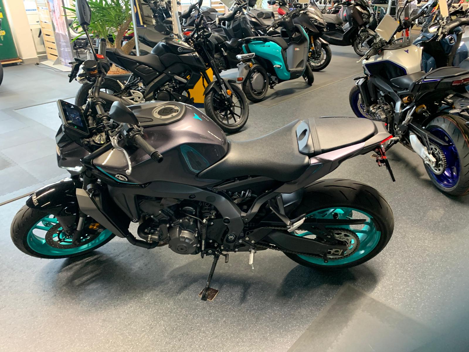 YAMAHA MT-09-image-2