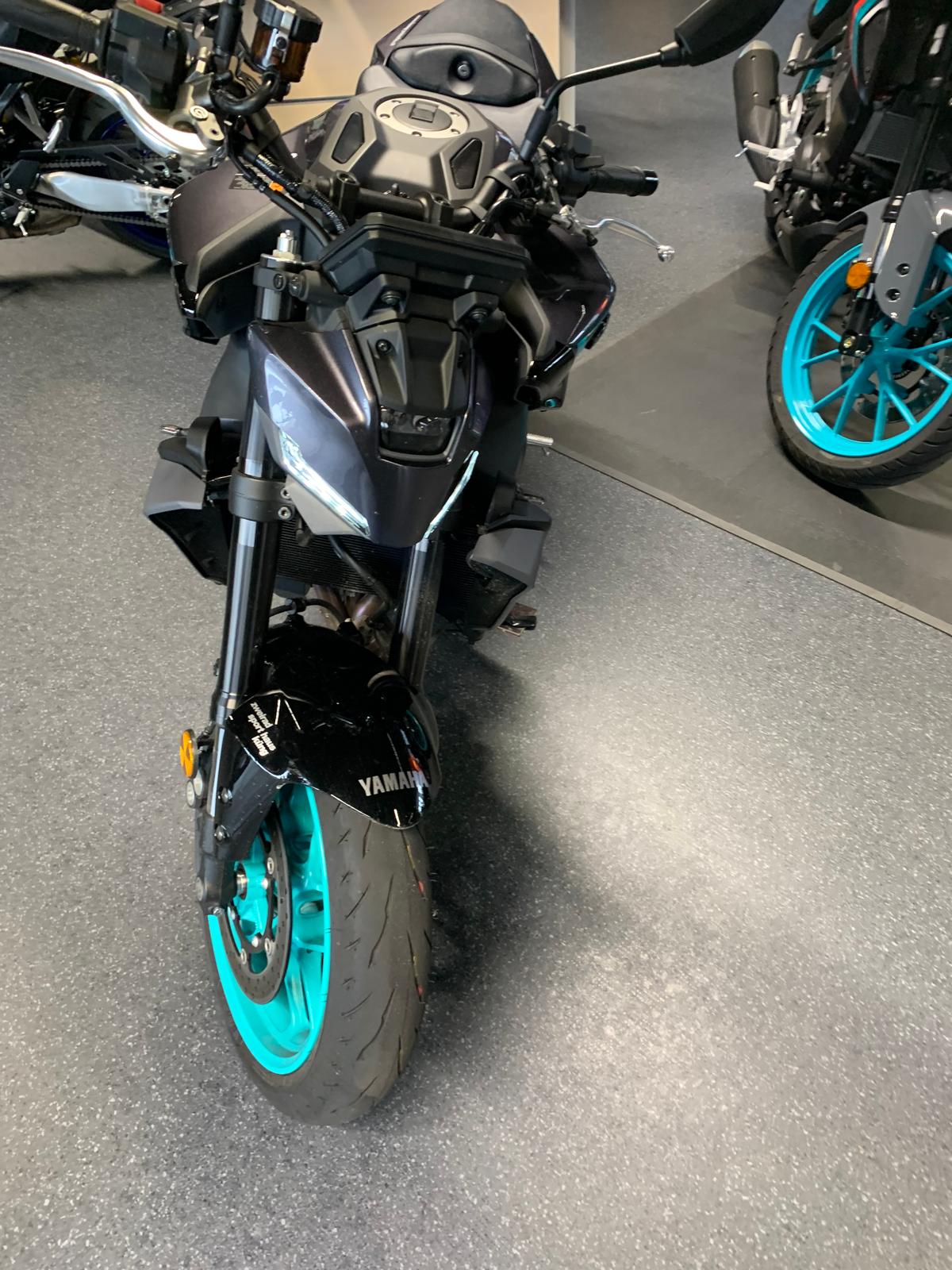 YAMAHA MT-09-image-3