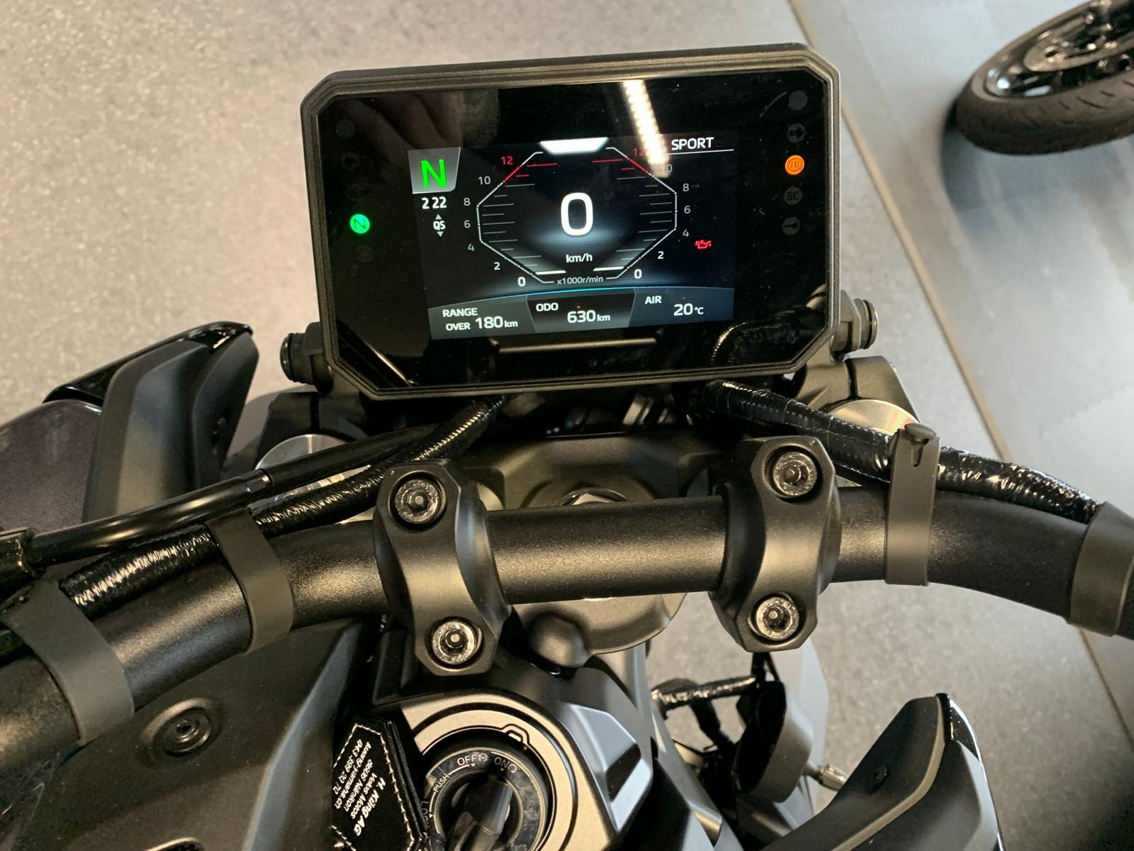 YAMAHA MT-09-image-1