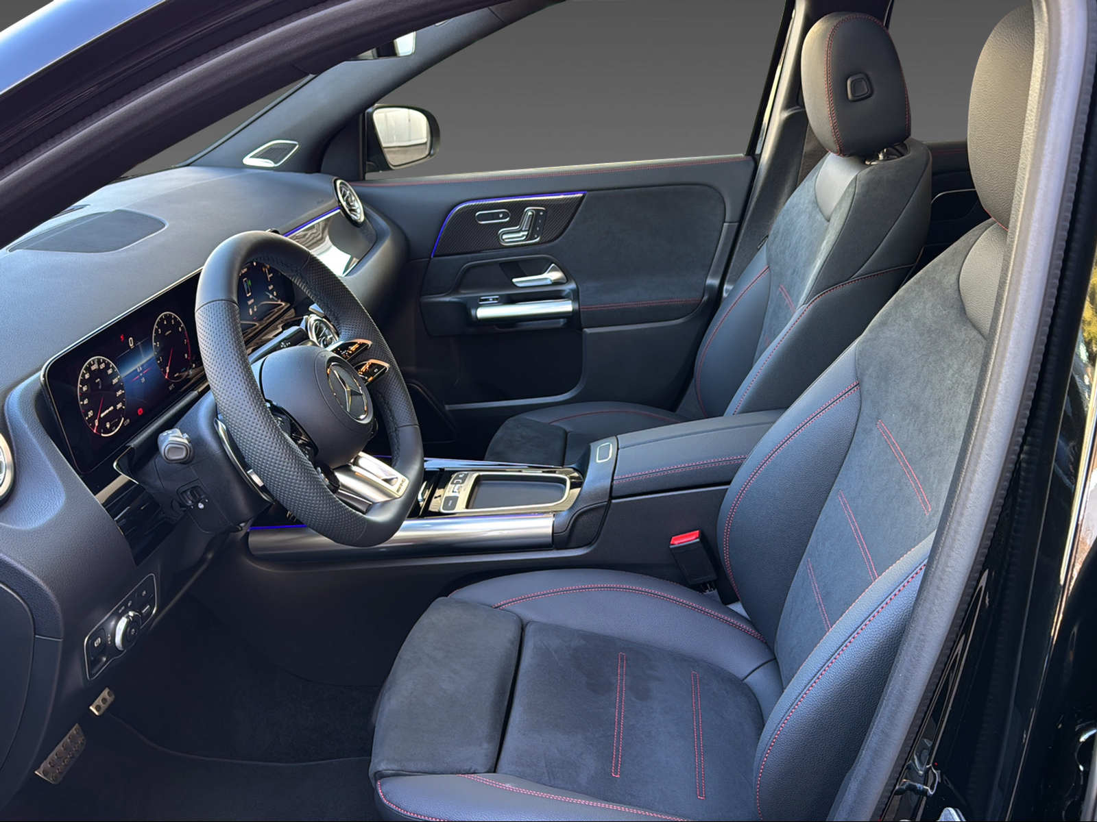 MERCEDES-BENZ GLA 35 4Matic-image-9