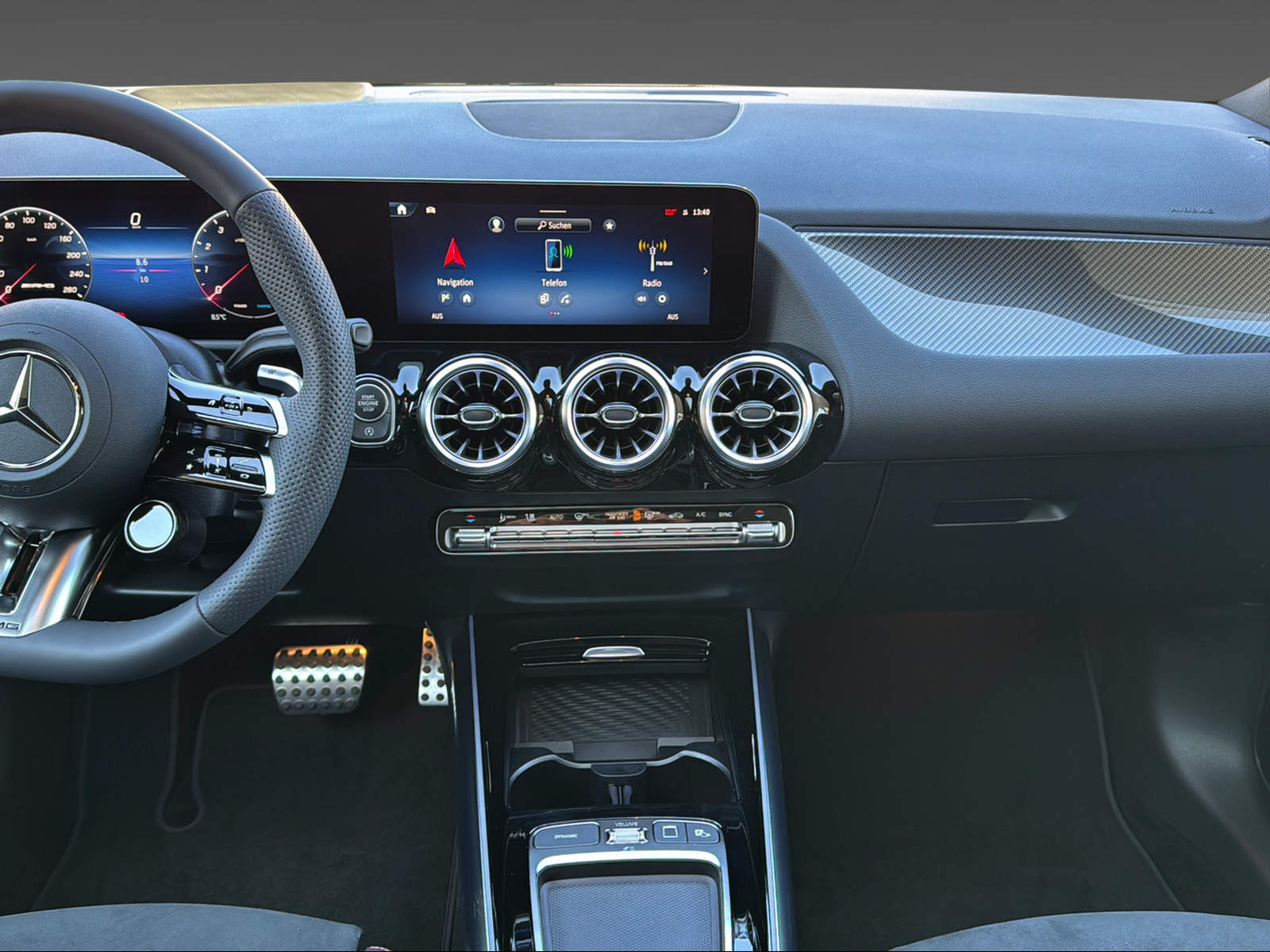 MERCEDES-BENZ GLA 35 4Matic-image-8
