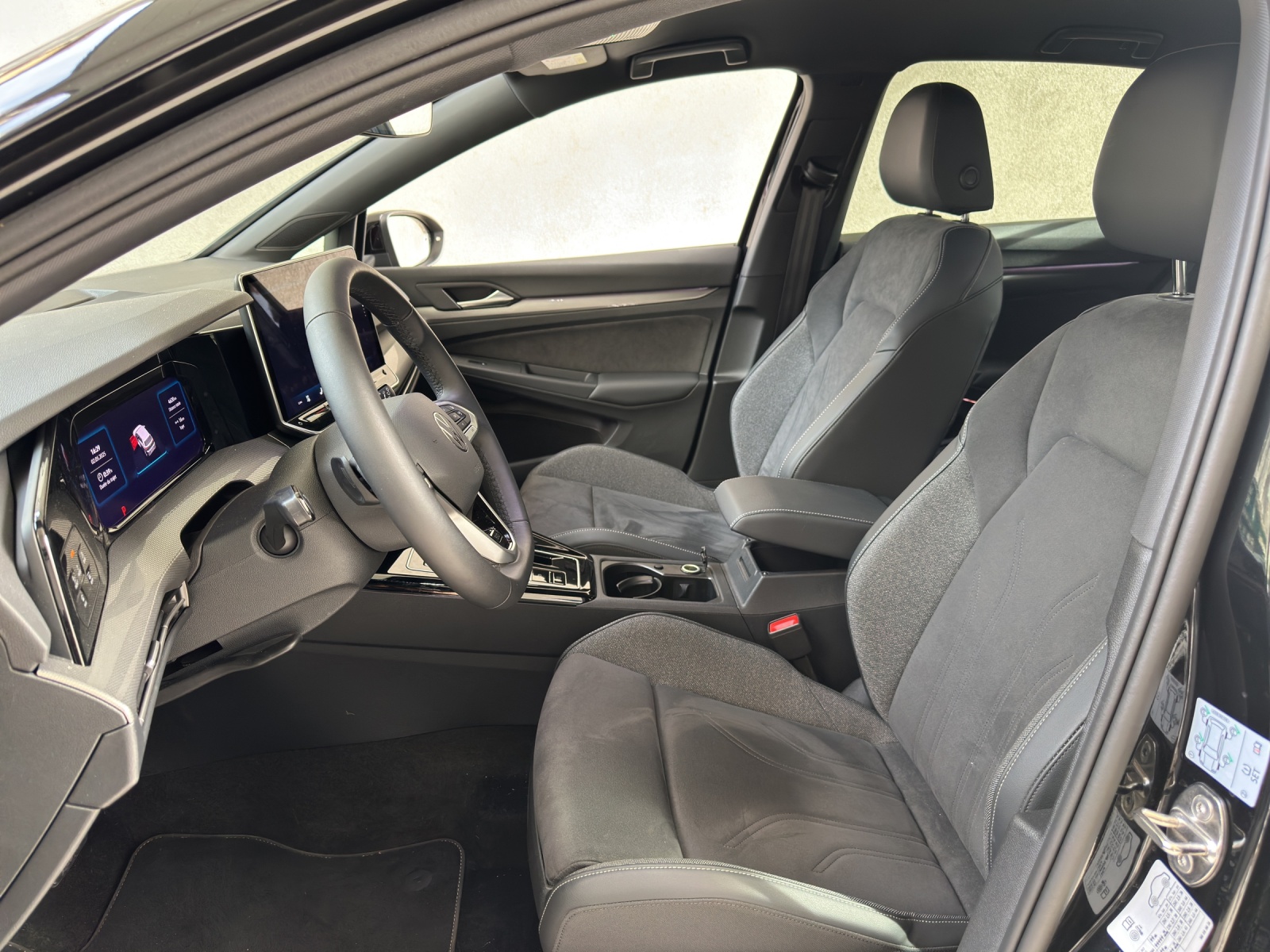 VW Golf 1.4 TSI PHEV Style-image-4