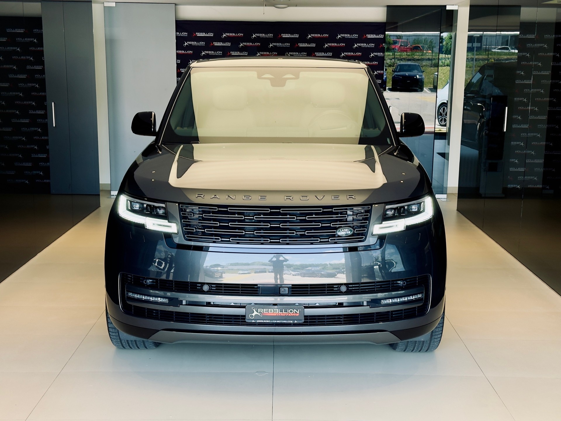 LAND ROVER Range Rover P530 4.4 V8 Autobiography Automatic-showroom-element-1