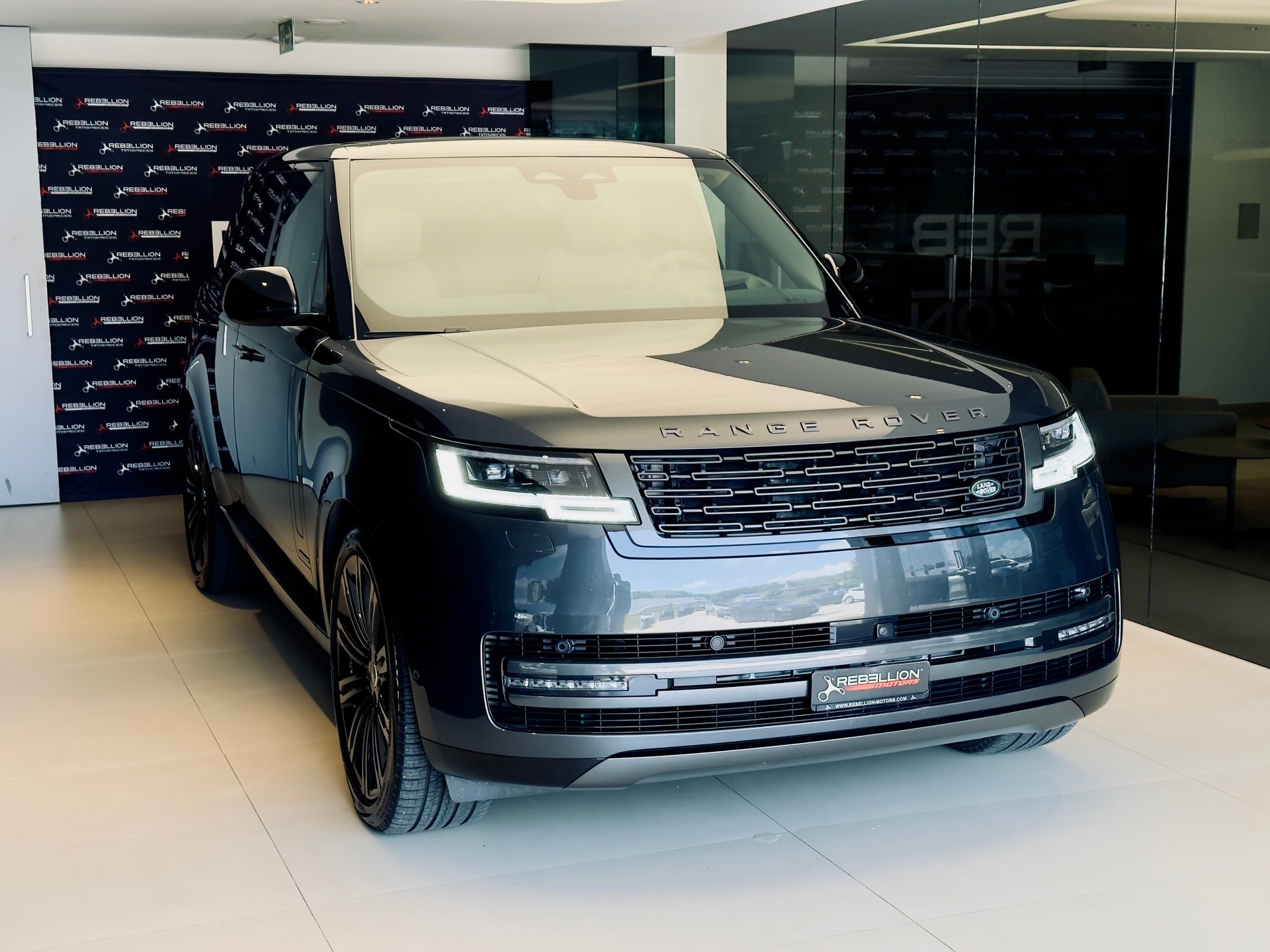 LAND ROVER Range Rover P530 4.4 V8 Autobiography Automatic-showroom-element-2