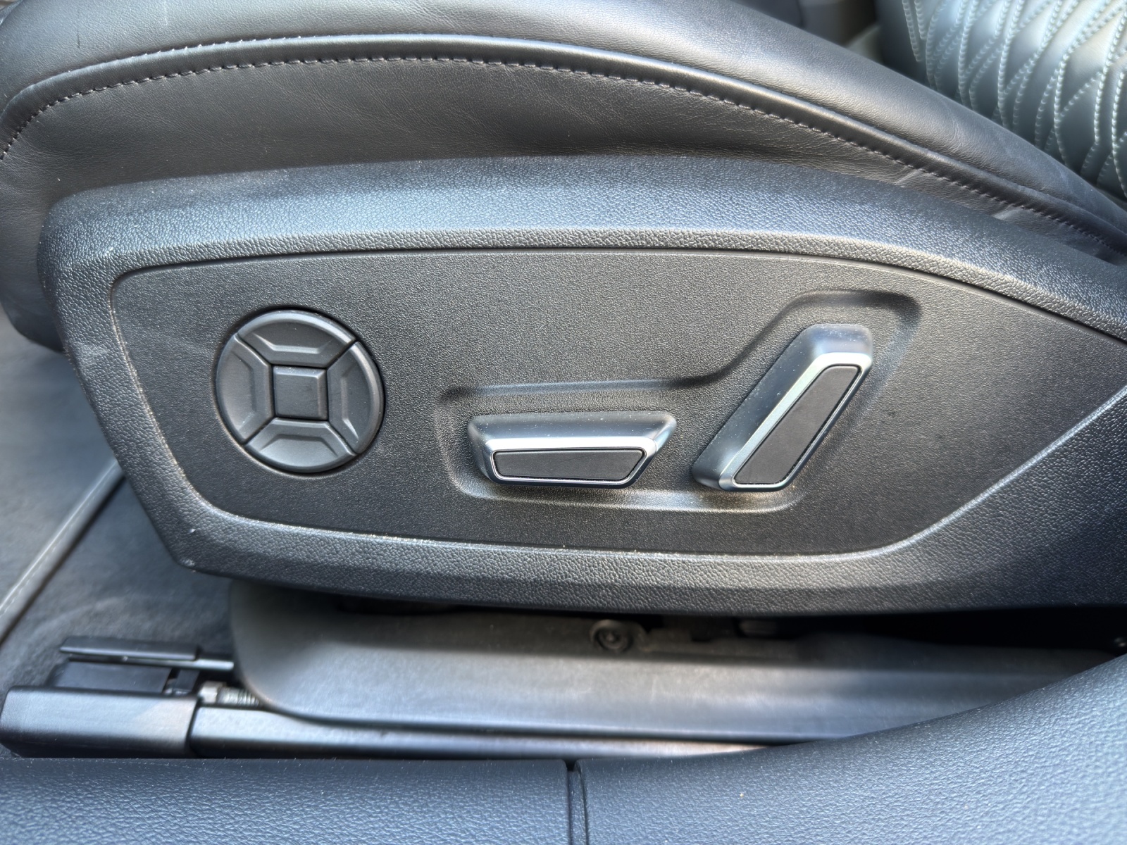 AUDI A7 Sportback 50 TDI quattro S-tronic-image-10