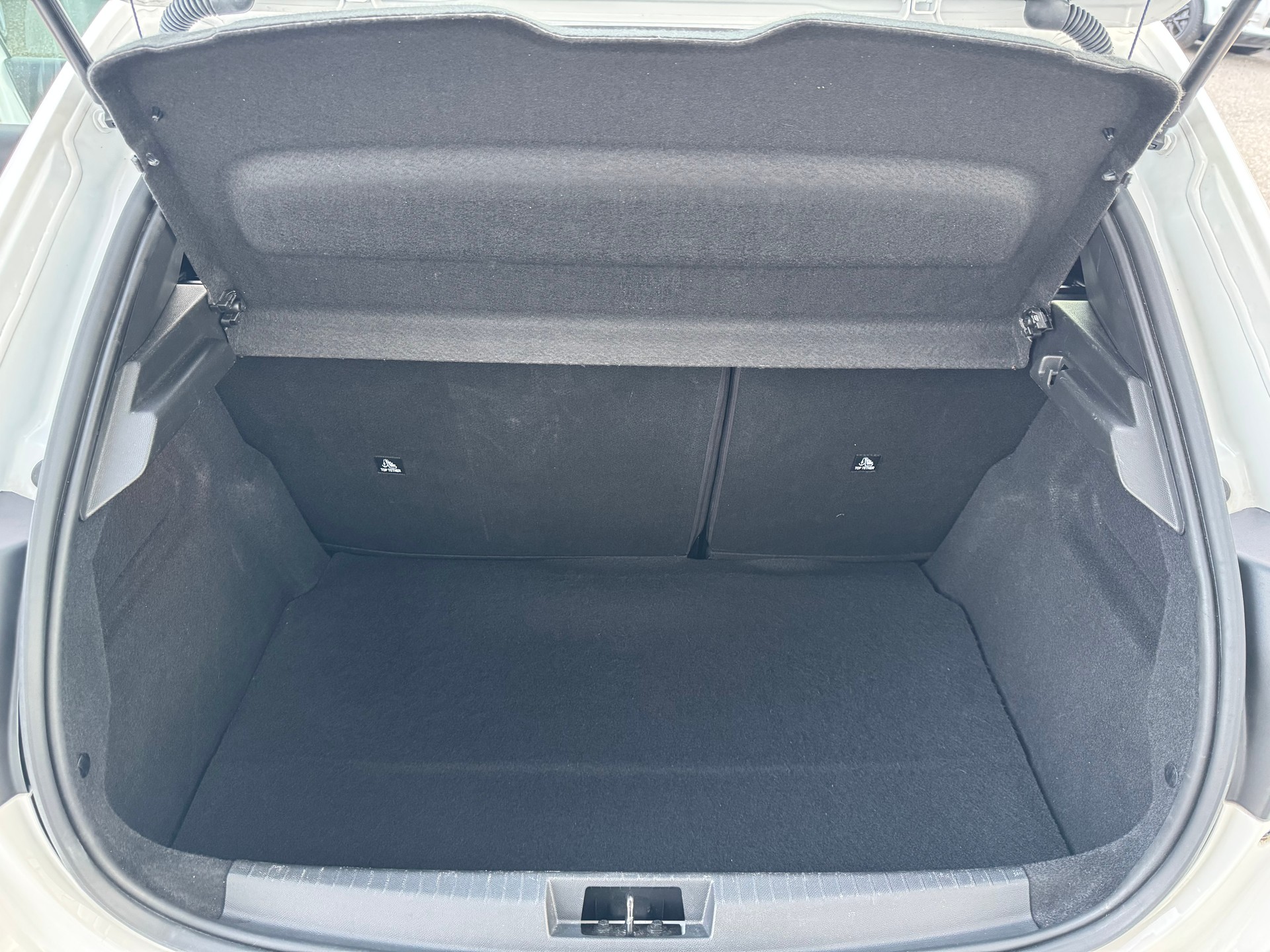 PEUGEOT 208 1.2 PureTech Active-image-8