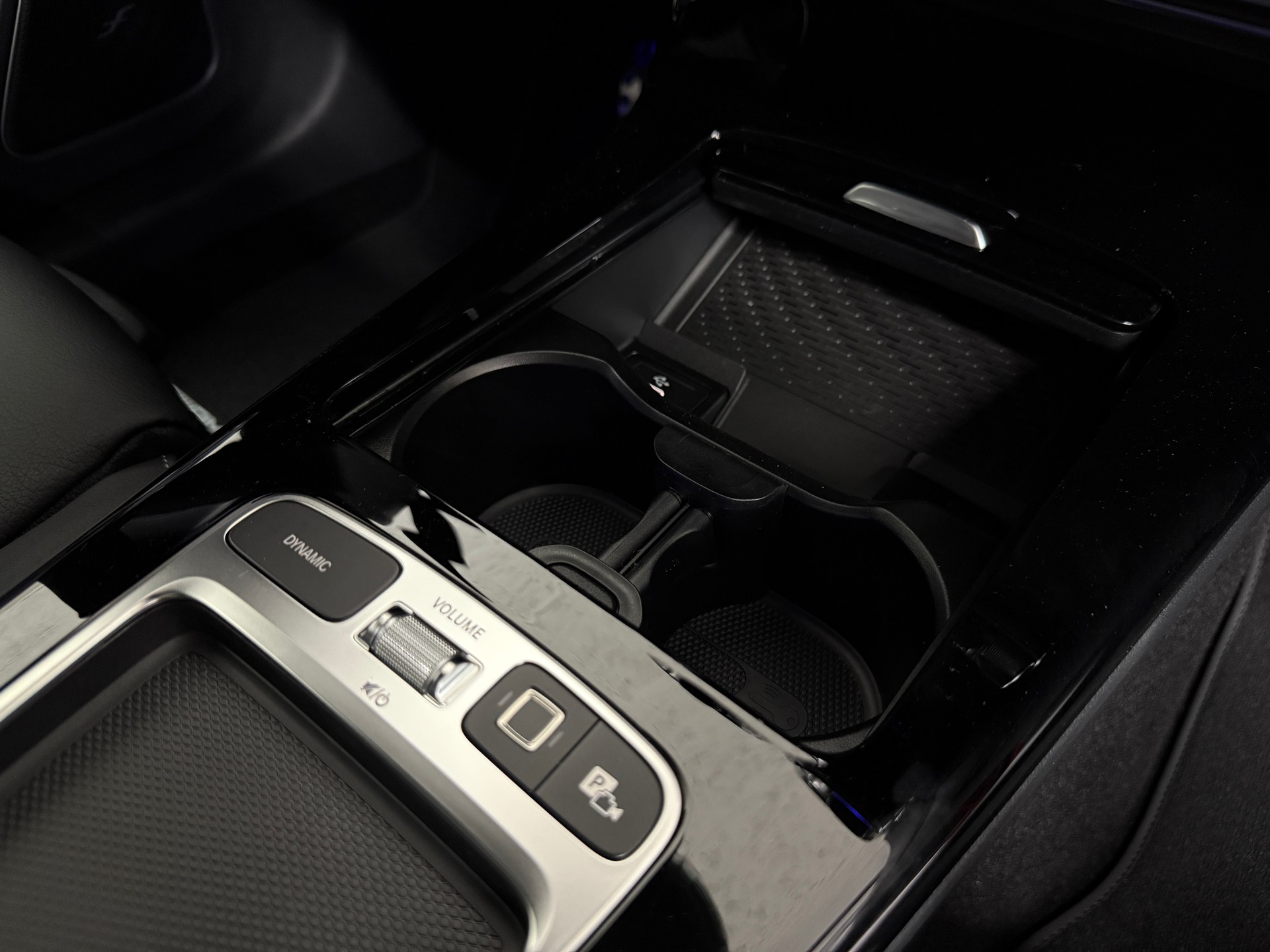 MERCEDES-BENZ A 250 4MATIC Kompaktlimousine-image-13