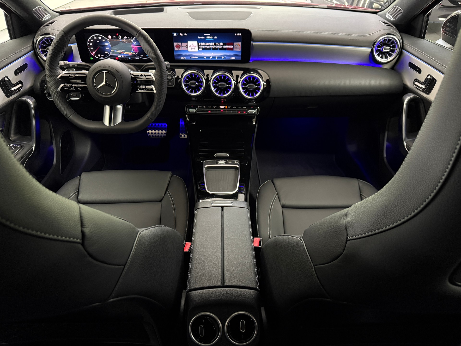 MERCEDES-BENZ A 250 4MATIC Kompaktlimousine-image-7