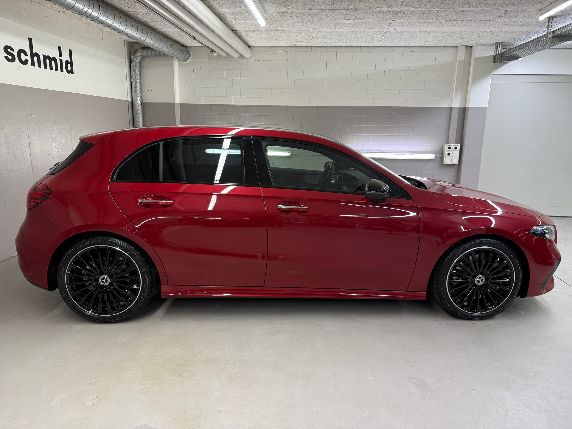 MERCEDES-BENZ A 250 4MATIC Kompaktlimousine-showroom-element-2