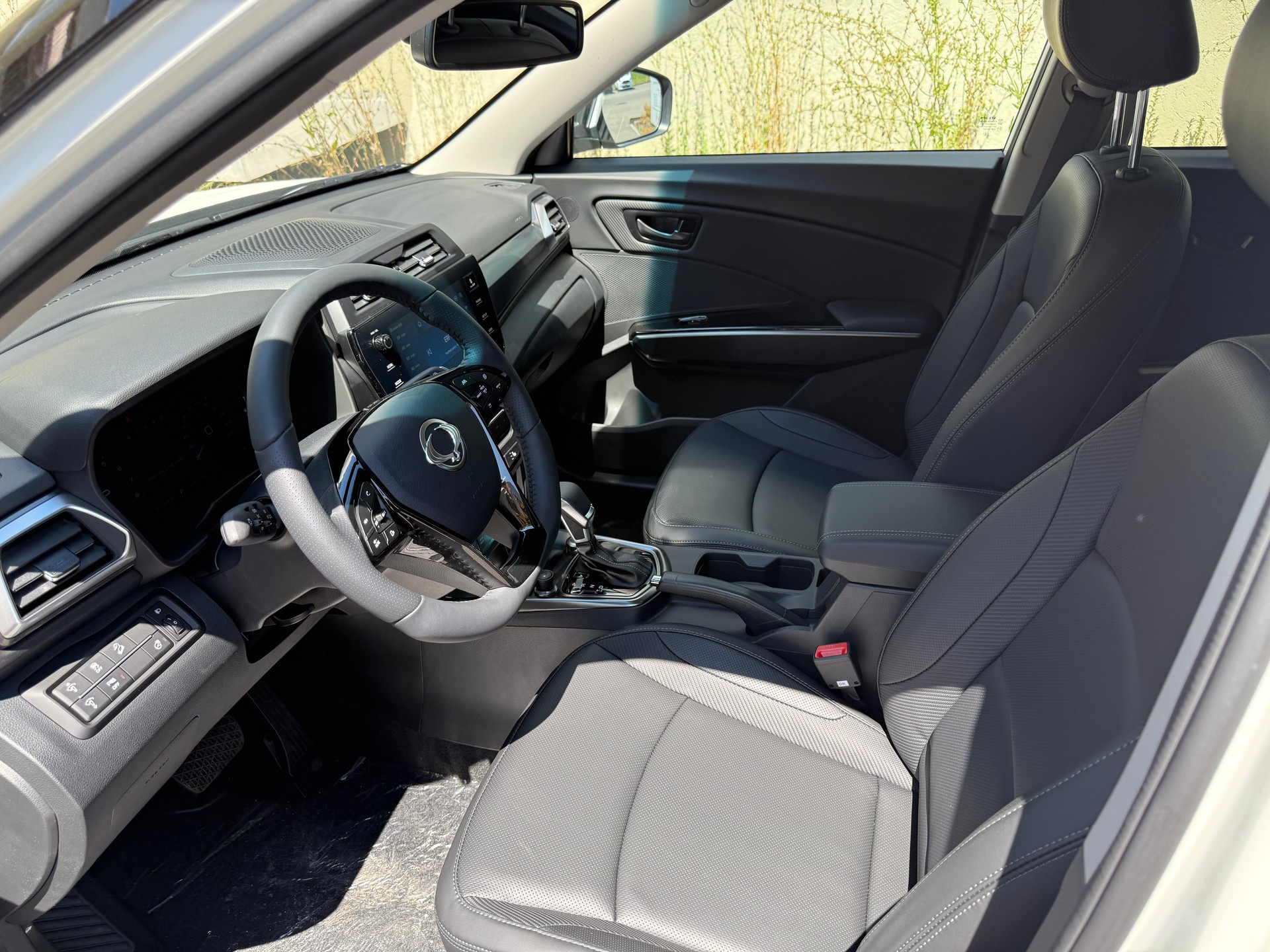 KGM-SsangYong Tivoli 1.5 T GDI Platinum 4WD Automat-image-7