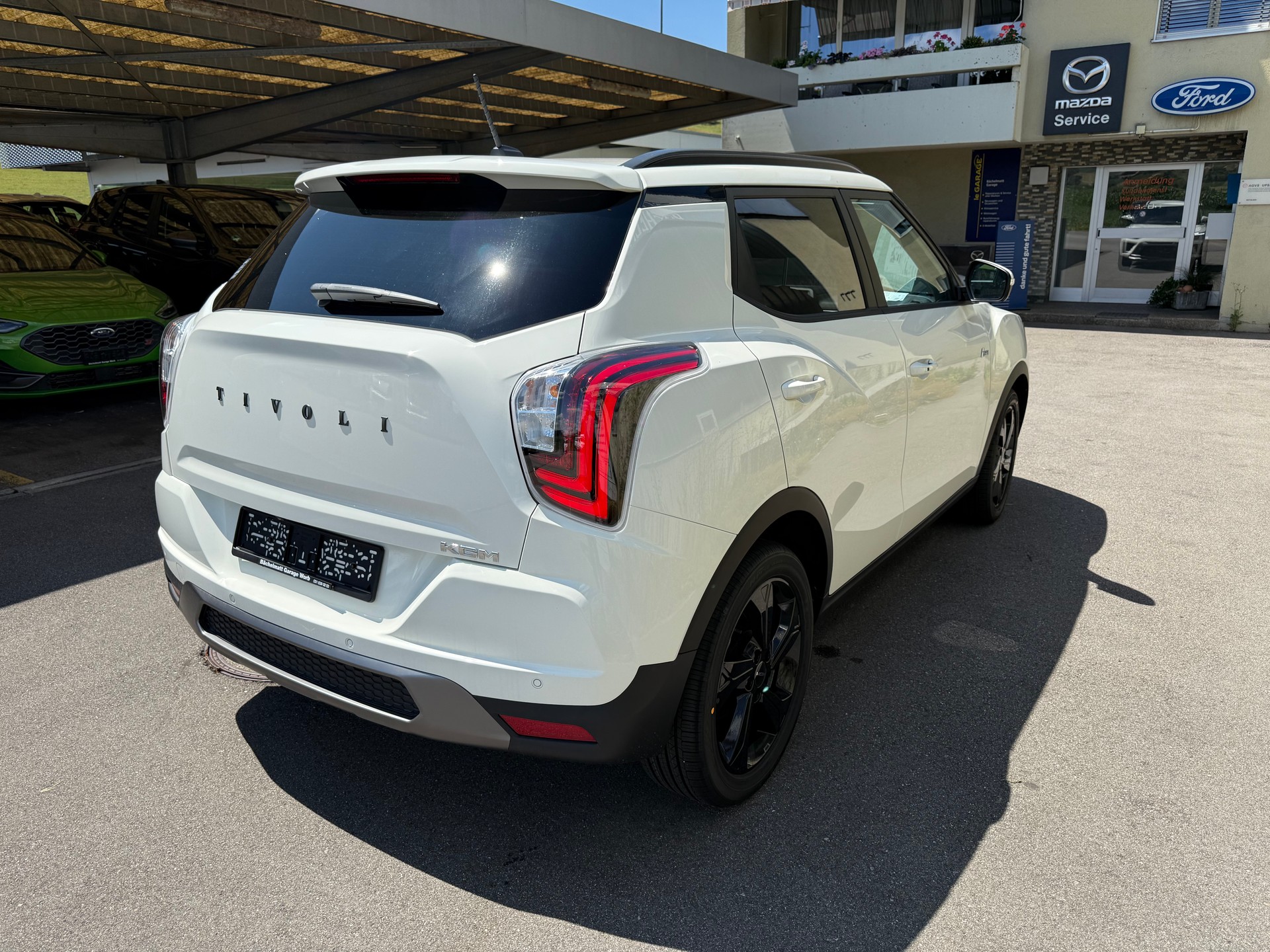 KGM-SsangYong Tivoli 1.5 T GDI Platinum 4WD Automat-image-4