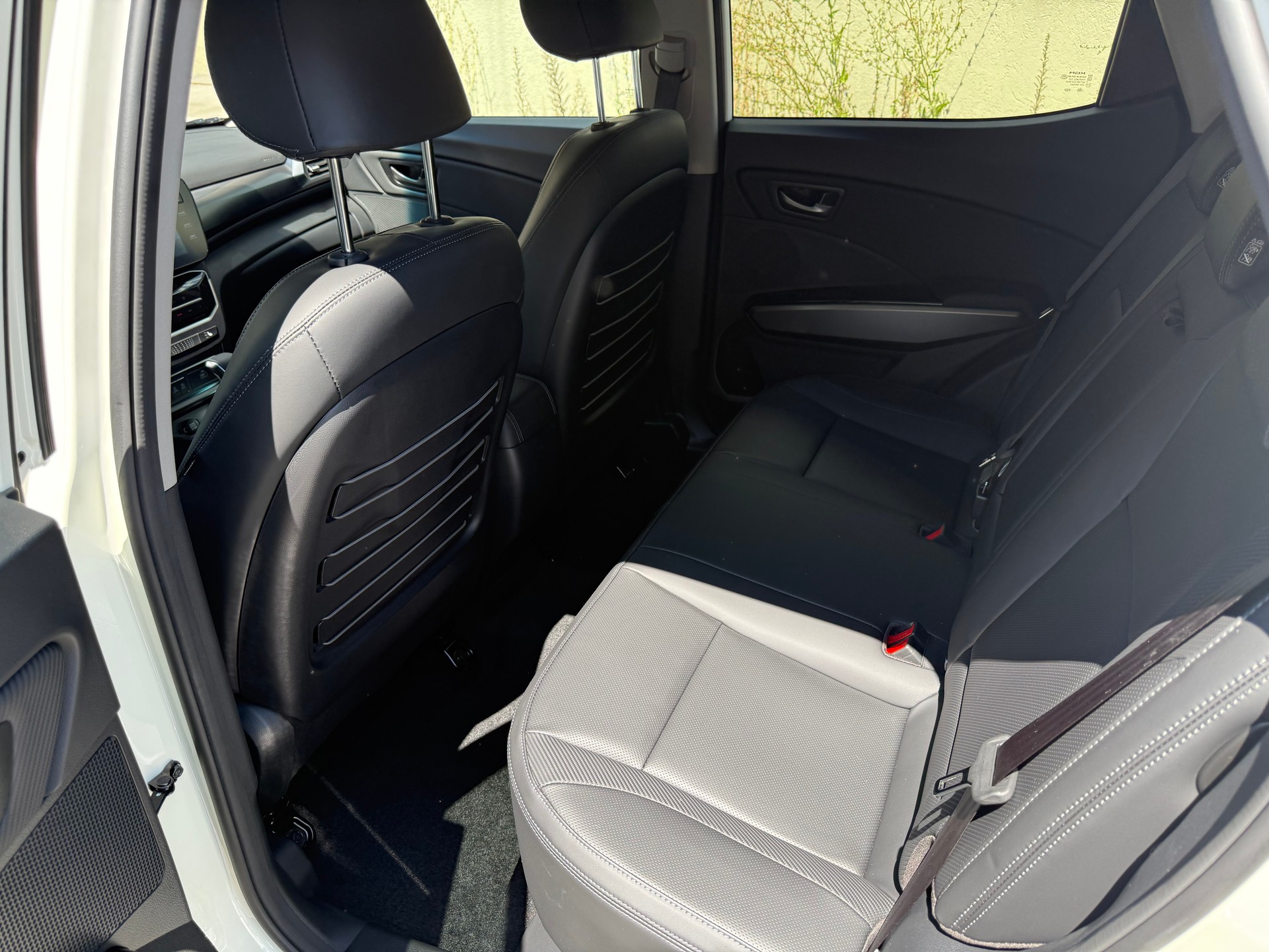 KGM-SsangYong Tivoli 1.5 T GDI Platinum 4WD Automat-image-8