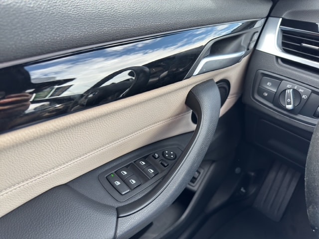BMW X1 xDrive 25i xLine Steptronic-image-19
