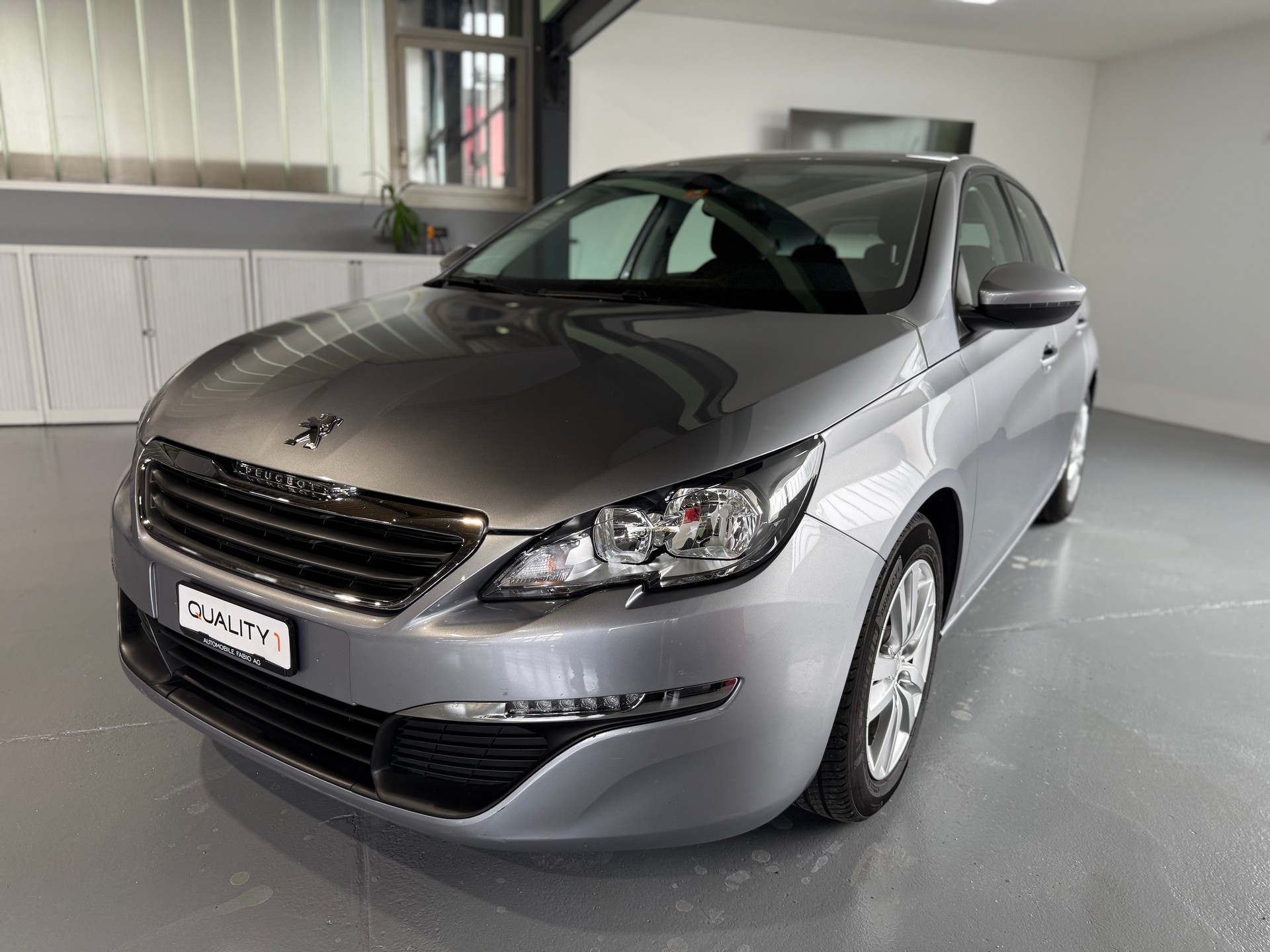 PEUGEOT 308 1.2 THP Active-image-2