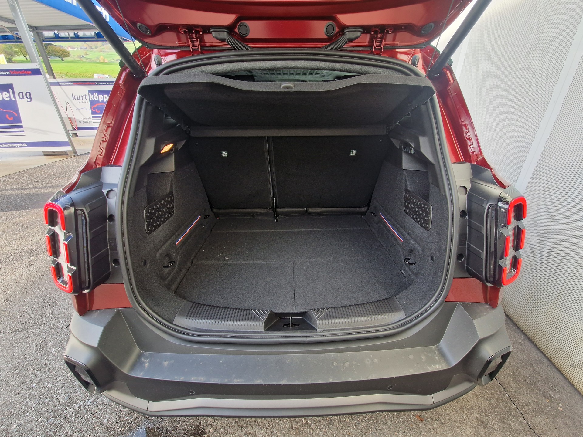 RENAULT R4 E-Tech Comfort Range 52 kWh Techno-showroom-element-3